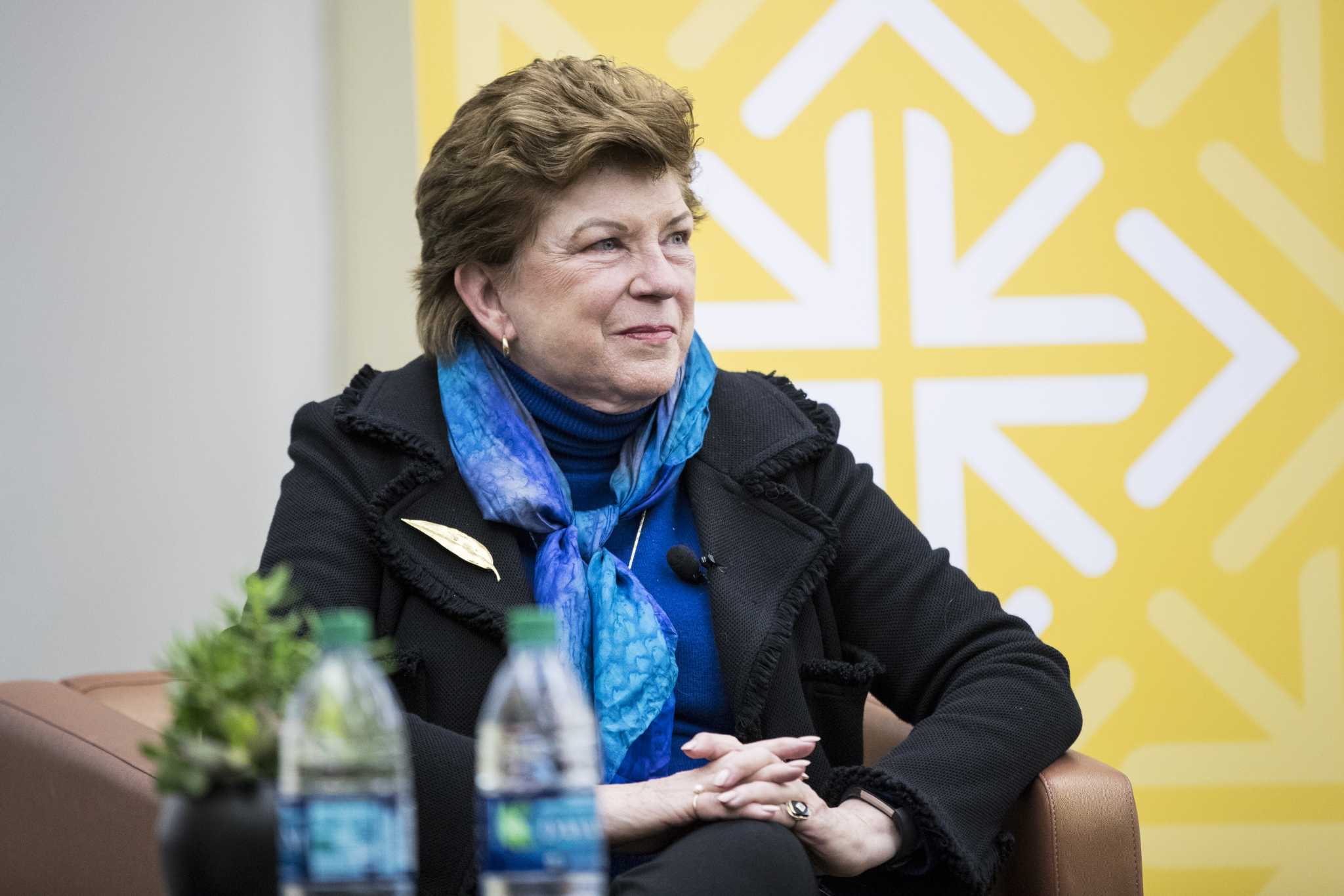 Delaine Eastin, education leader and only woman elected as California schools chief, dies at 76 Photo
