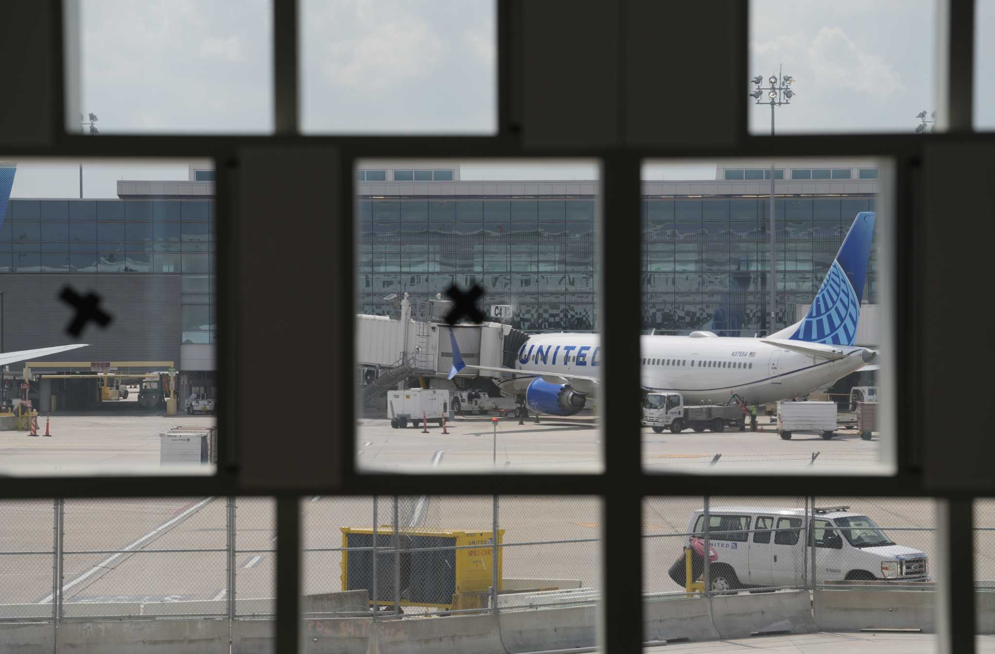 Memorial Day 2024 weekend traveling tips for airports and parking - Vimarsana News