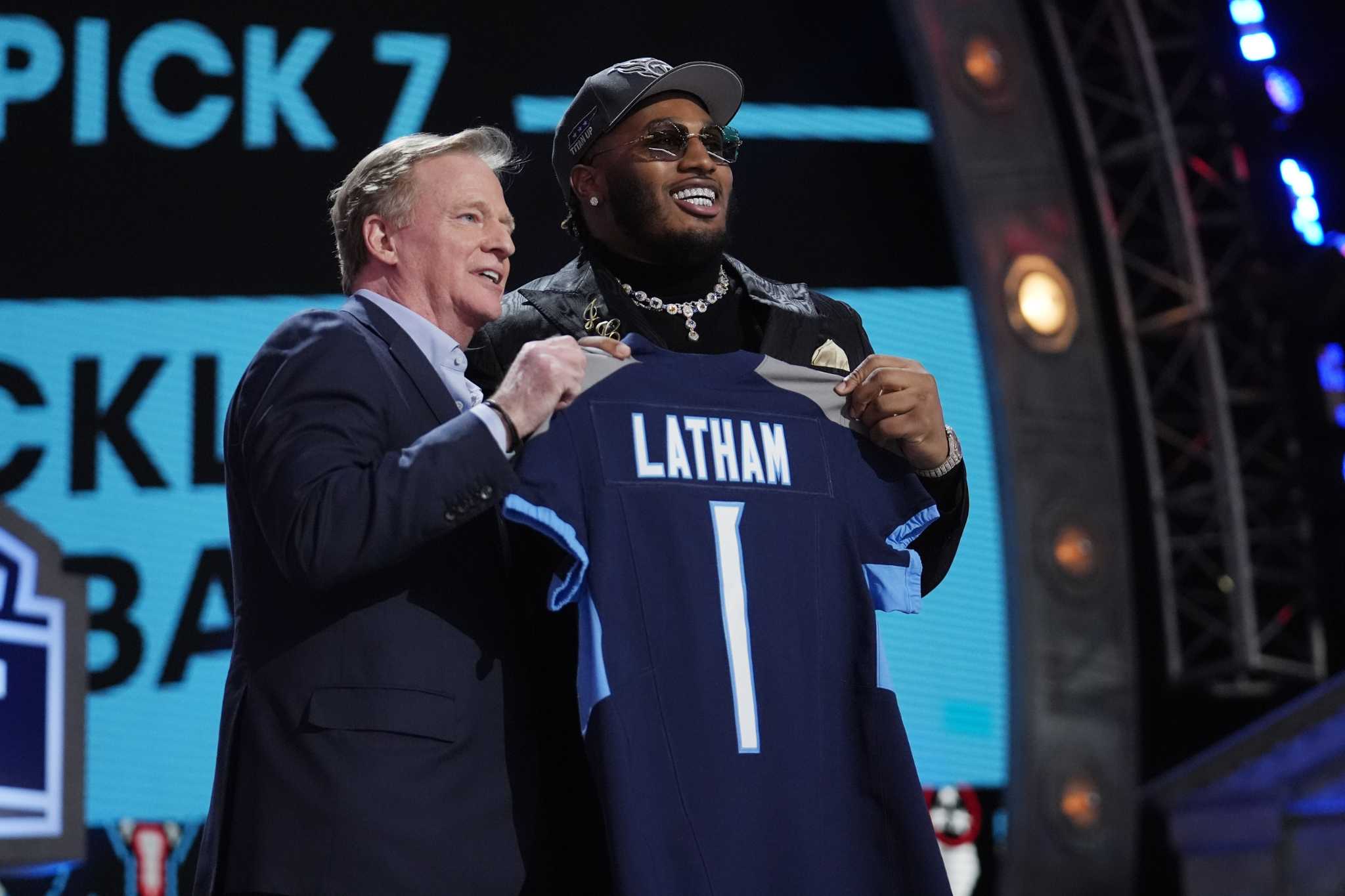 The Titans use No. 7 pick in NFL draft on Alabama offensive tackle JC Latham