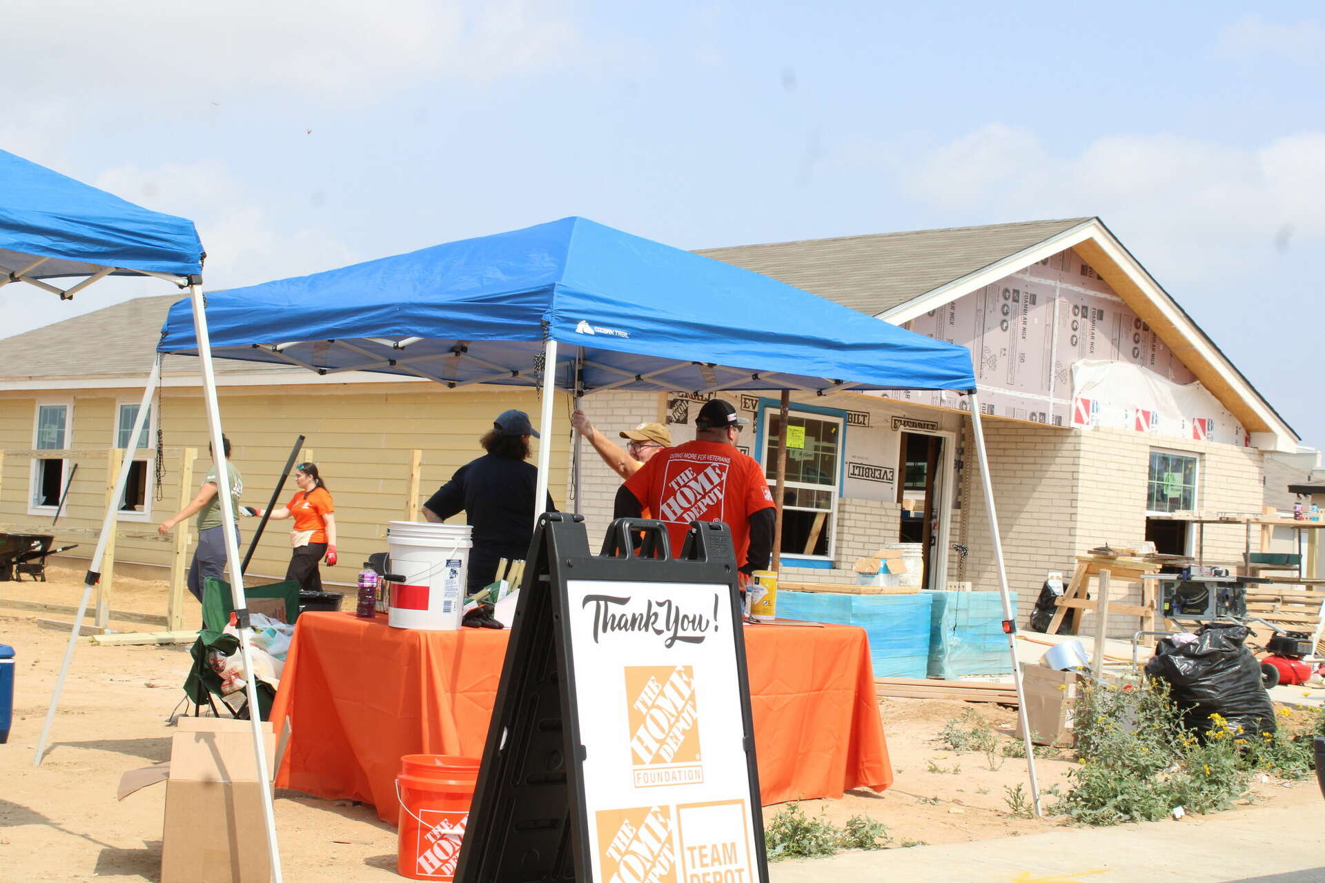 Laredo Habitat for Humanity, Home Depot unite to build 5 homes