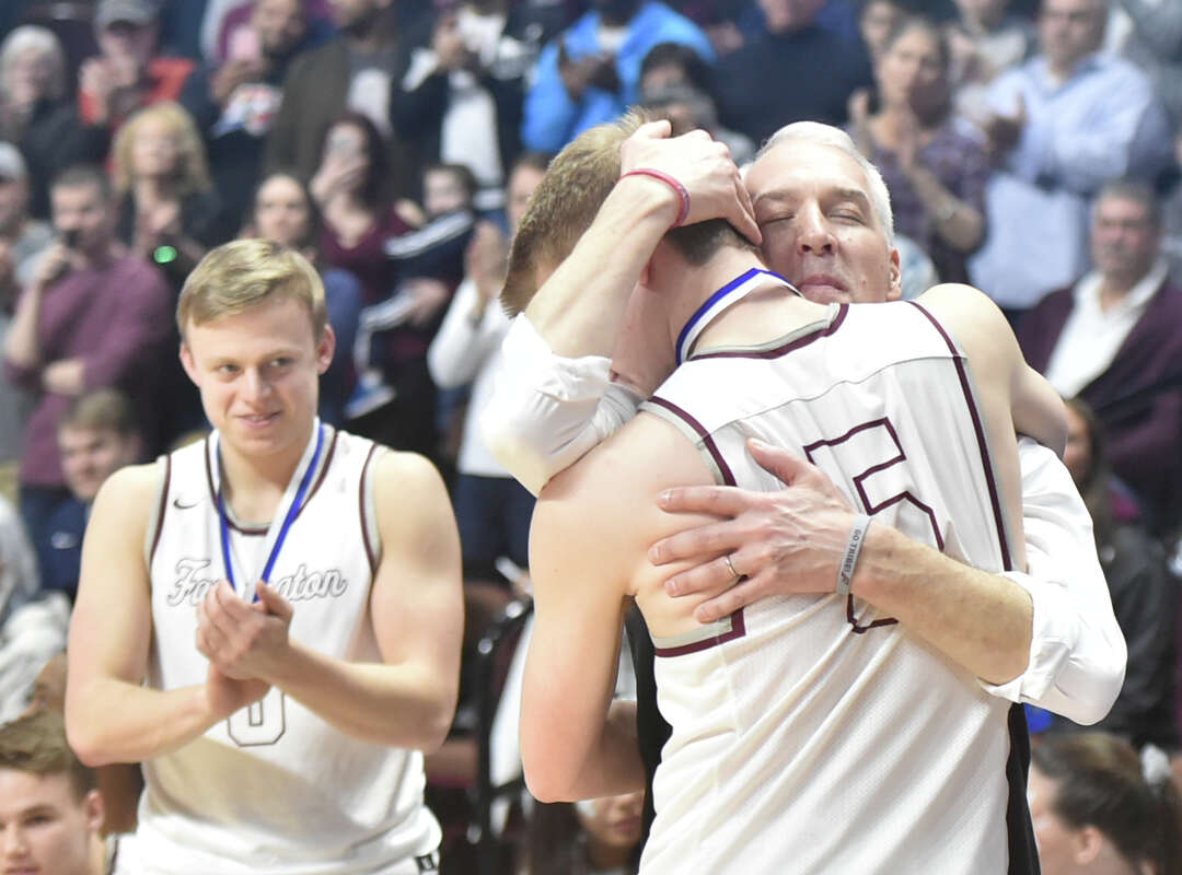 CT boys basketball coach Witter resigns at Farmington after 25 seasons