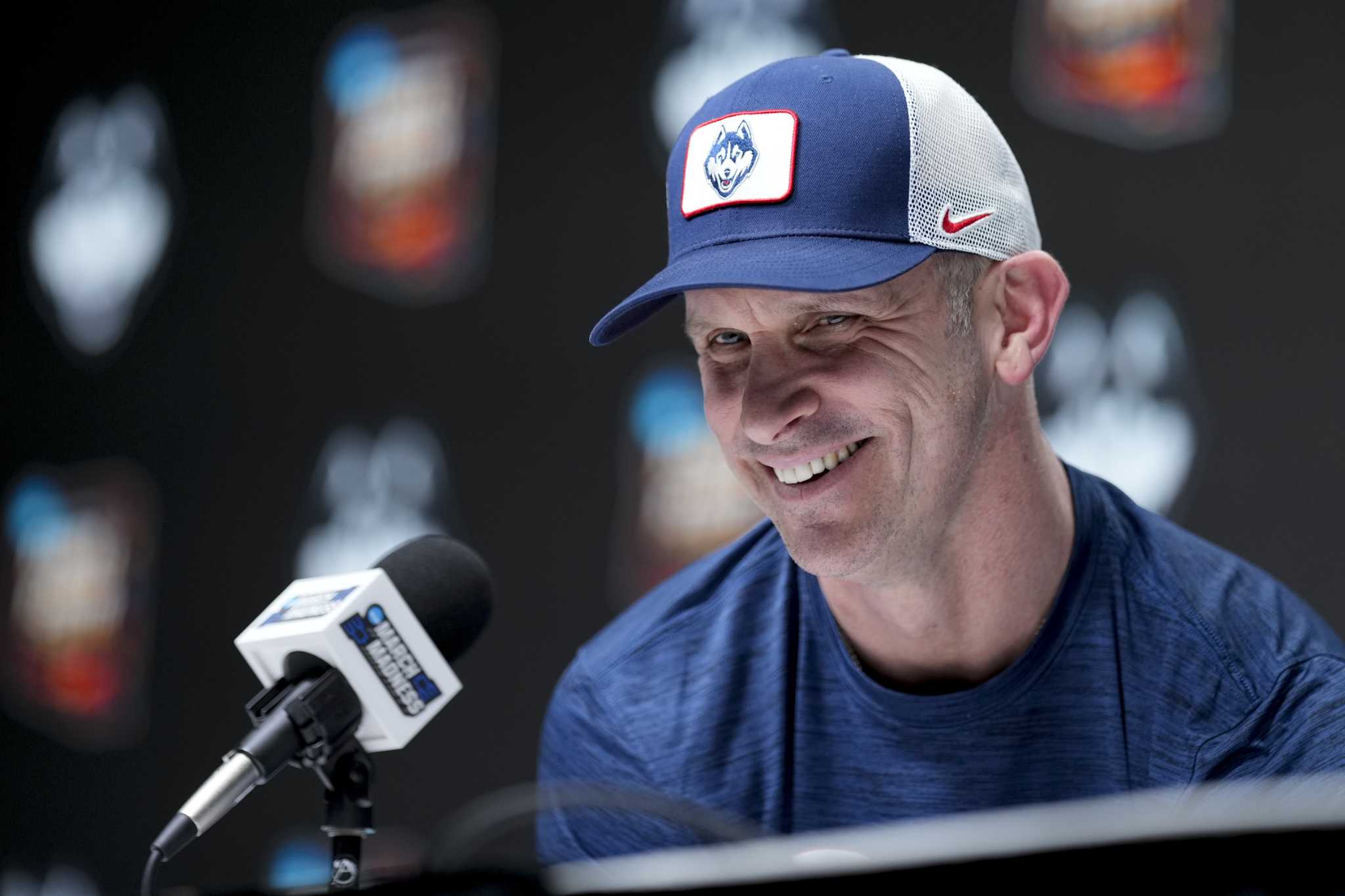 CT & sports world react to Dan Hurley's UConn decision 'A great day'