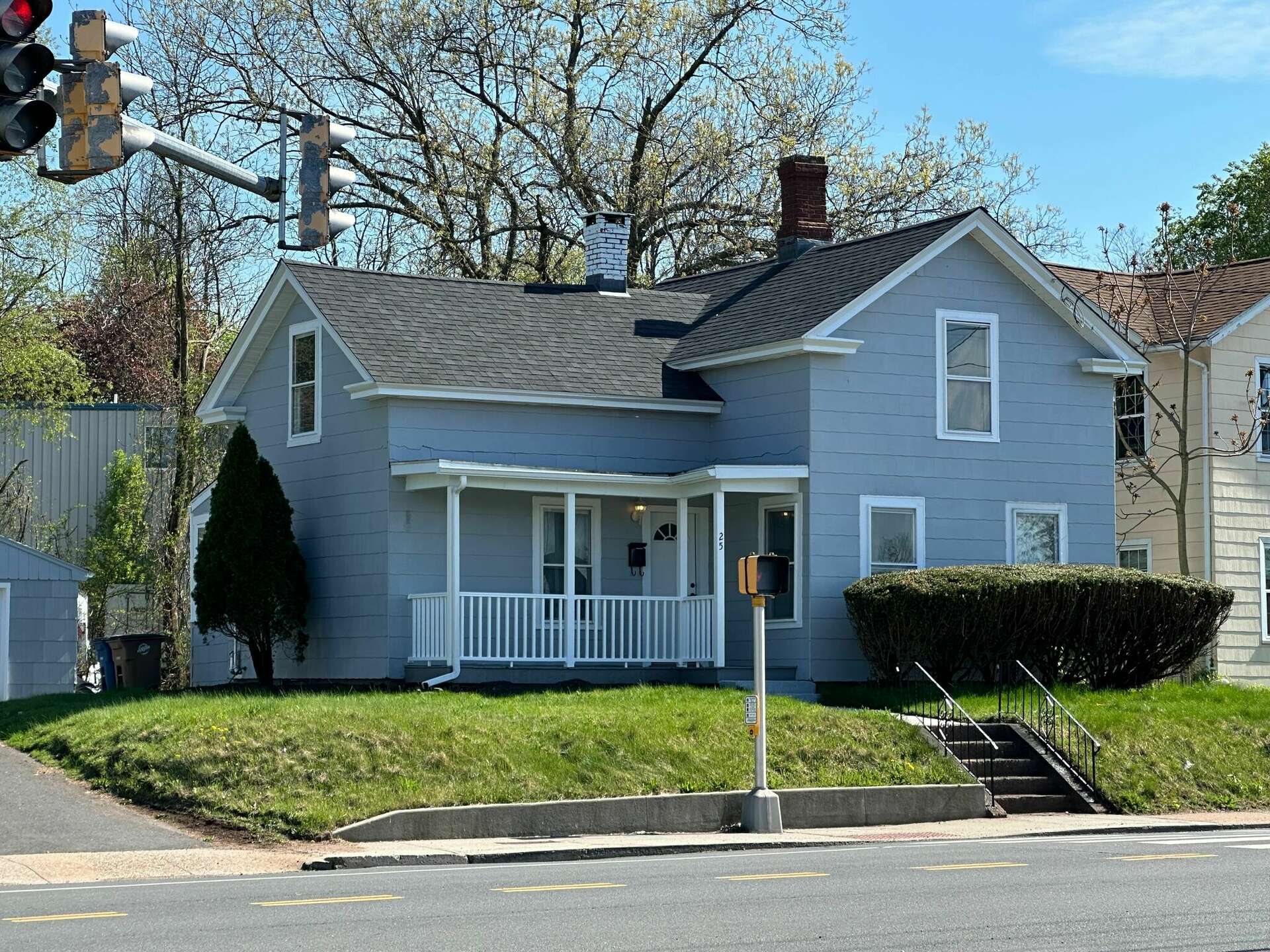 Former Mr. Sparkle car wash, neighboring home up for sale in Vernon