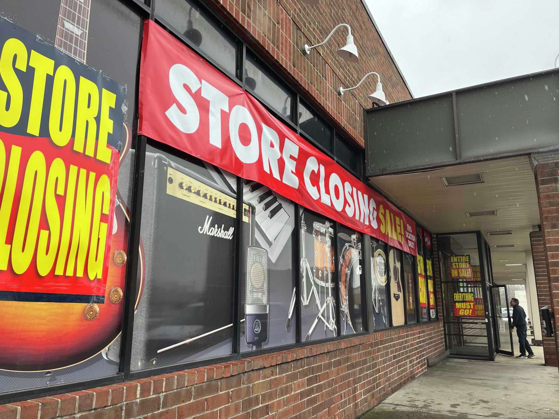 Sam Ash is closing all stores, including San Antonio location