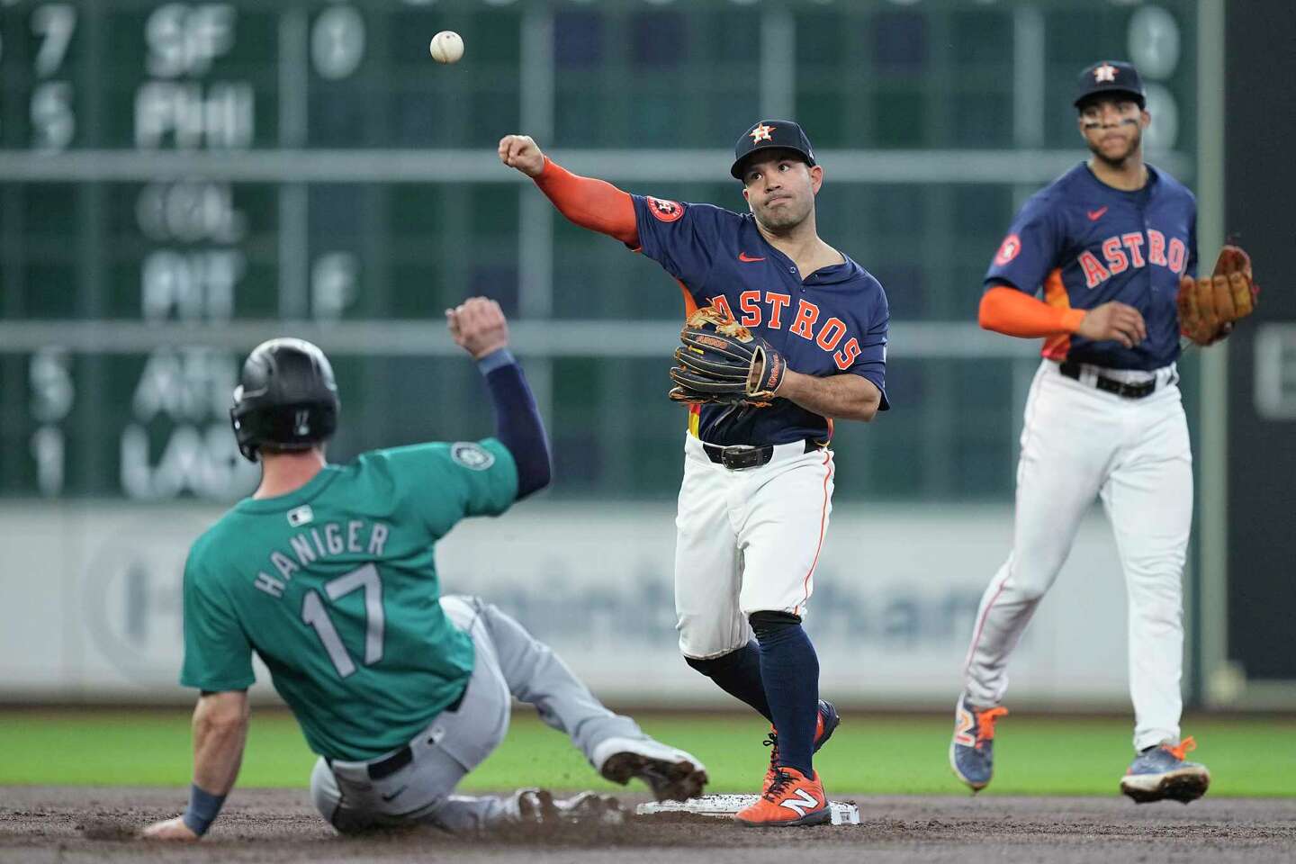 Houston Astros: Bats struggle in shutout loss to Mariners