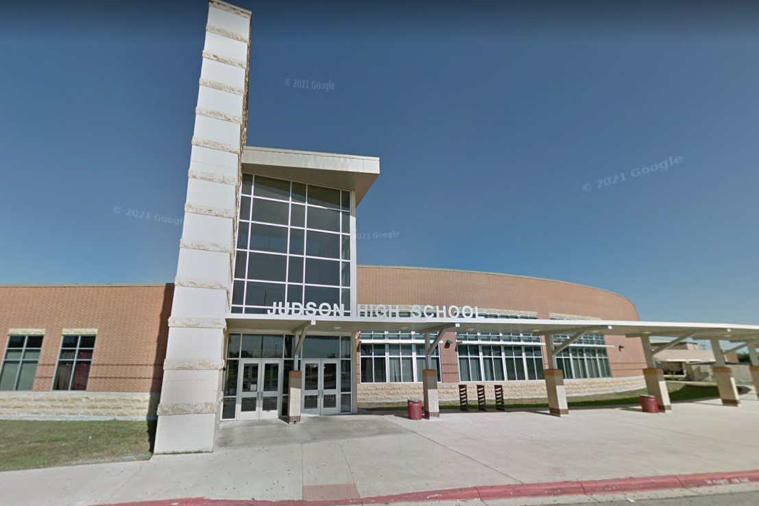 A reader gives Judson ISD an F for its middle school promotion plan.