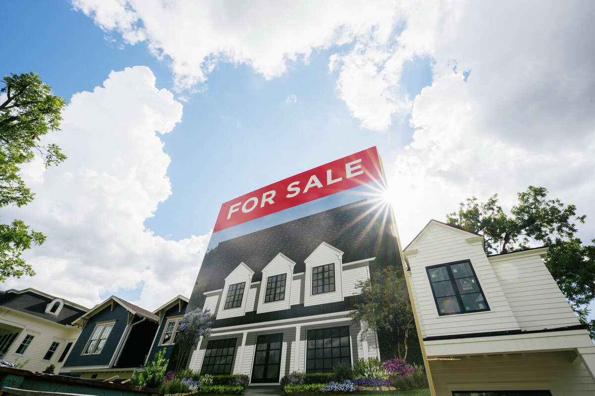 HOUSTON, TEXAS - AUGUST 12: A home, available for sale, is shown on August 12, 2021 in Houston, Texas. Home prices have climbed during the pandemic as low interest rates and working from home has become more abundant. Home prices around the country continue to surge in the second quarter as strong demand continues to overwhelm the supply of homes for sale. Nationwide, the median single-family existing-home sales price increased by 22.9% in the second quarter. (Photo by Brandon Bell/Getty Images)