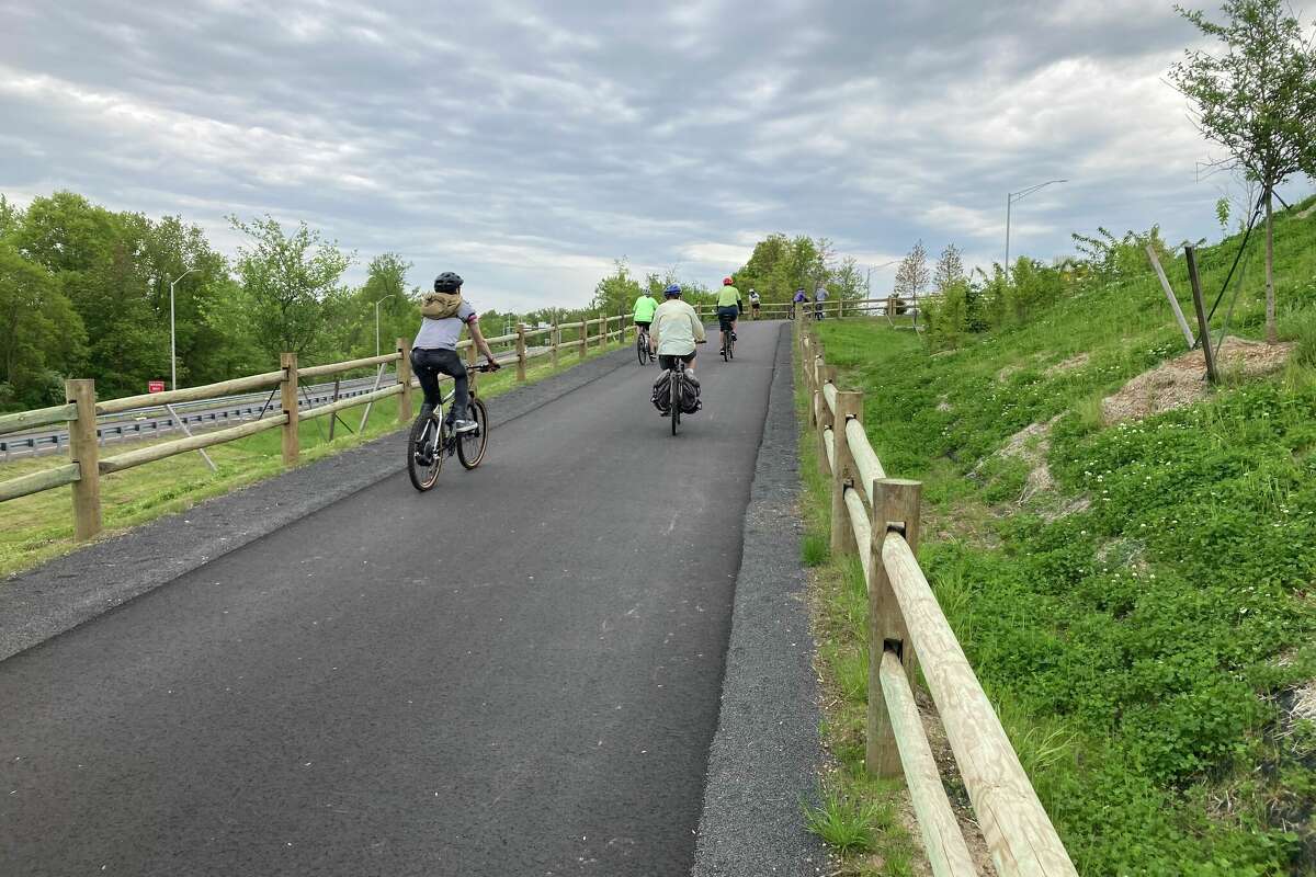 Cyclists and pedestrians given route across the CT River with completed trail project