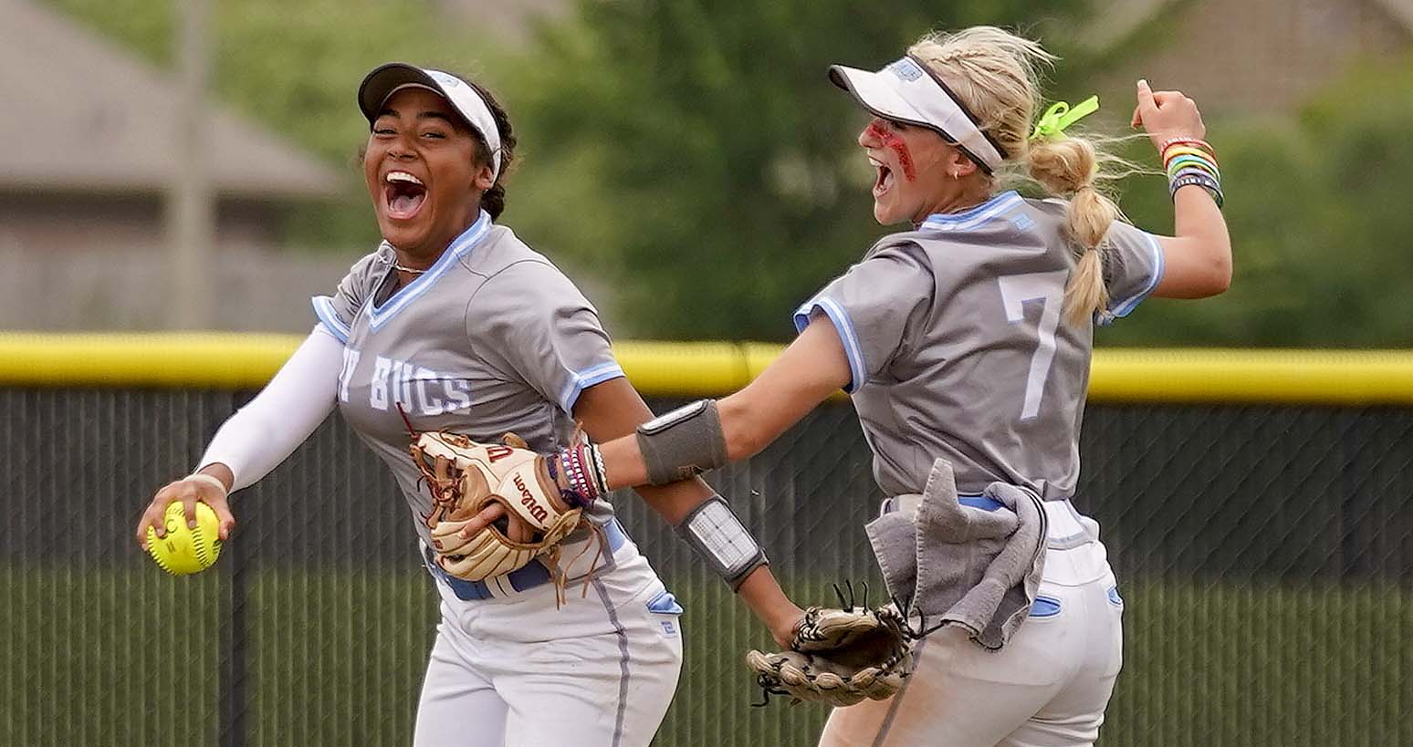 Brazoswood knocks off Pearland in high school softball playoffs