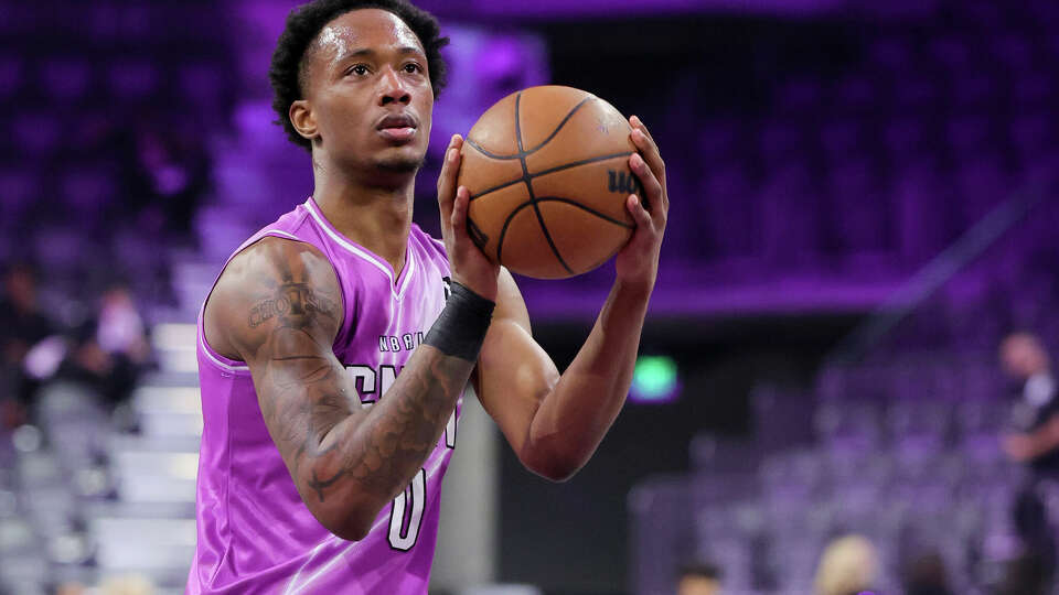 HENDERSON, NEVADA - SEPTEMBER 08: Ron Holland #0 of G League Ignite shoots a free throw against the Perth Wildcats in the first half of an NBA G League Fall Invitational game on September 08, 2023 in Henderson, Nevada. The Wildcats defeated Ignite 127-112. NOTE TO USER: User expressly acknowledges and agrees that, by downloading and or using this photograph, User is consenting to the terms and conditions of the Getty Images License Agreement. (Photo by Ethan Miller/Getty Images)