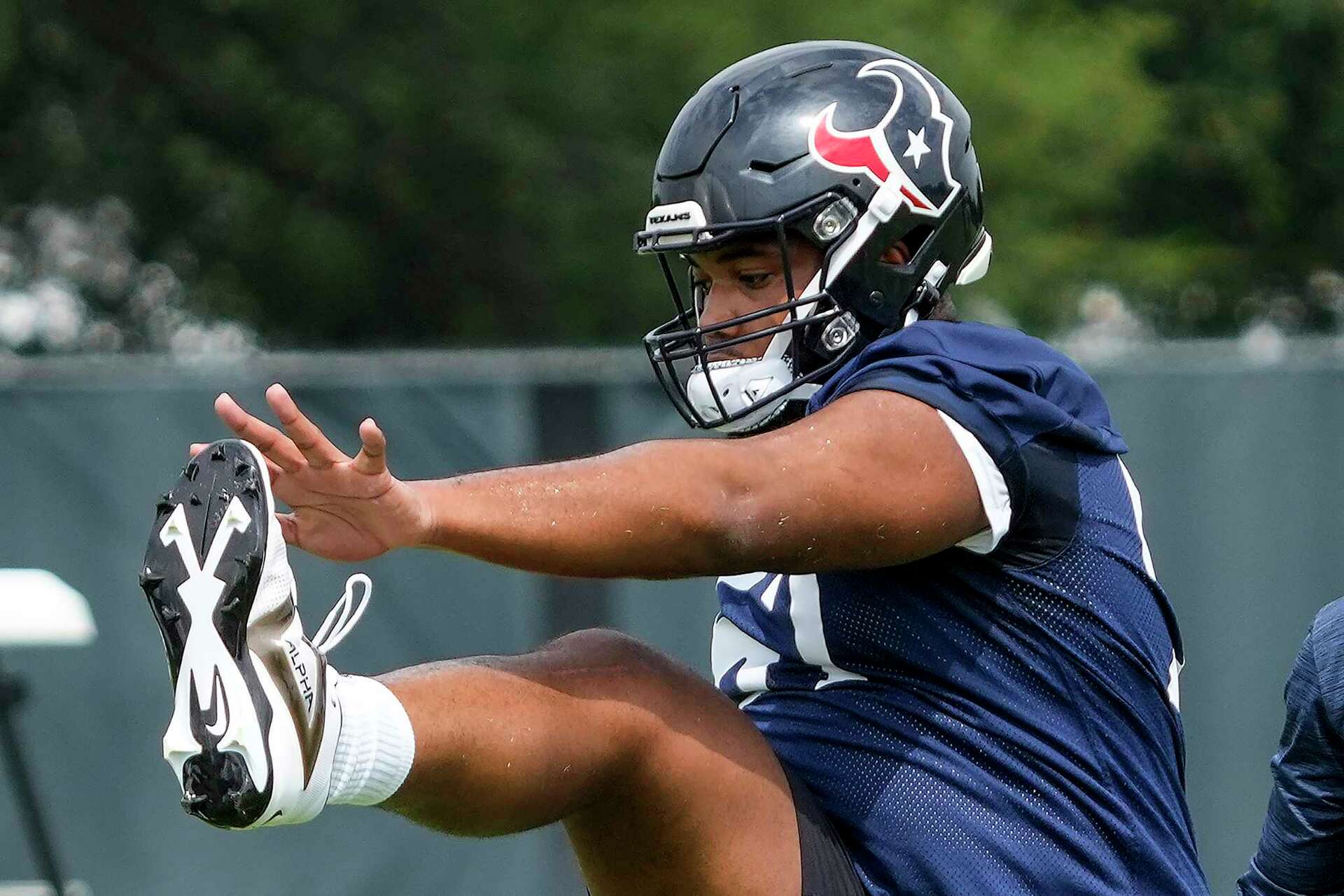 Houston Texans sign tackle Blake Fisher to four-year contract