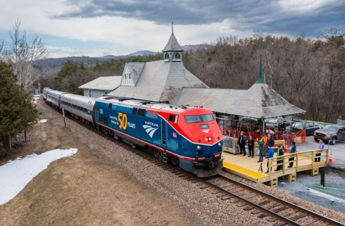 Amtrak service between Albany and - RawImage 