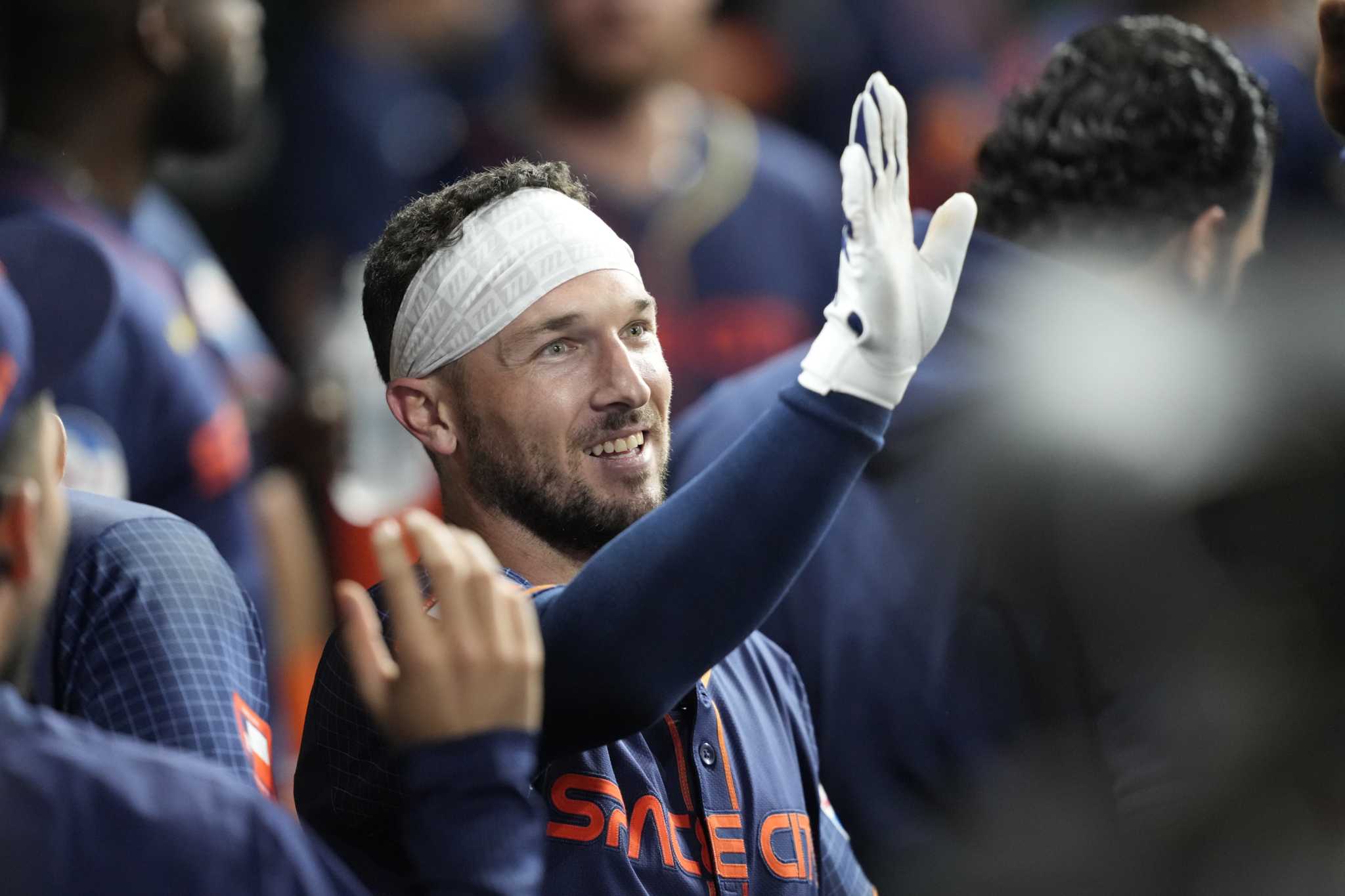 Bregman'S Night To Remember: Standing Ovation, Hr, And Astros Victory! - dcw95aw