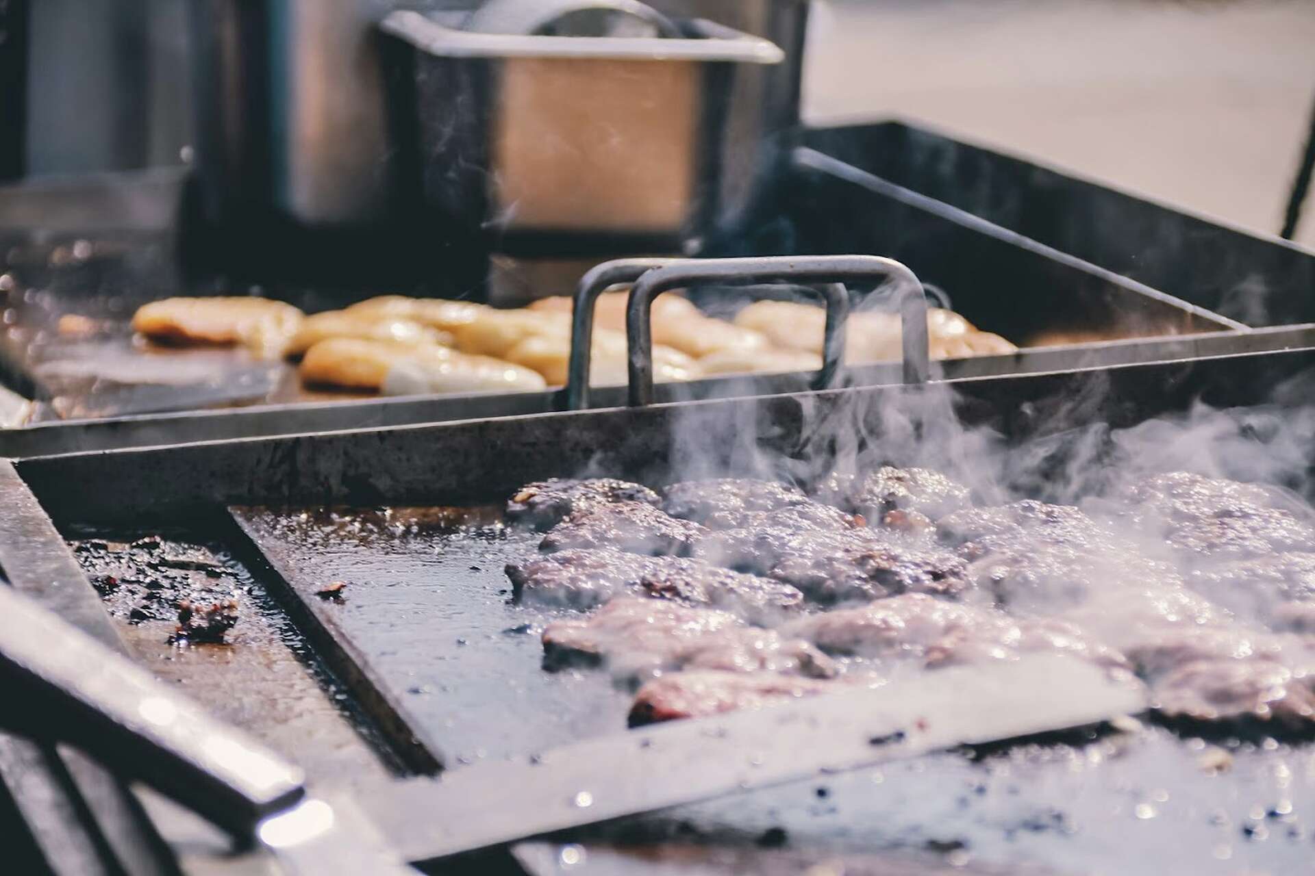 Over 30 vendors come together for Roll ’N Out Food Truck Fest Sunday