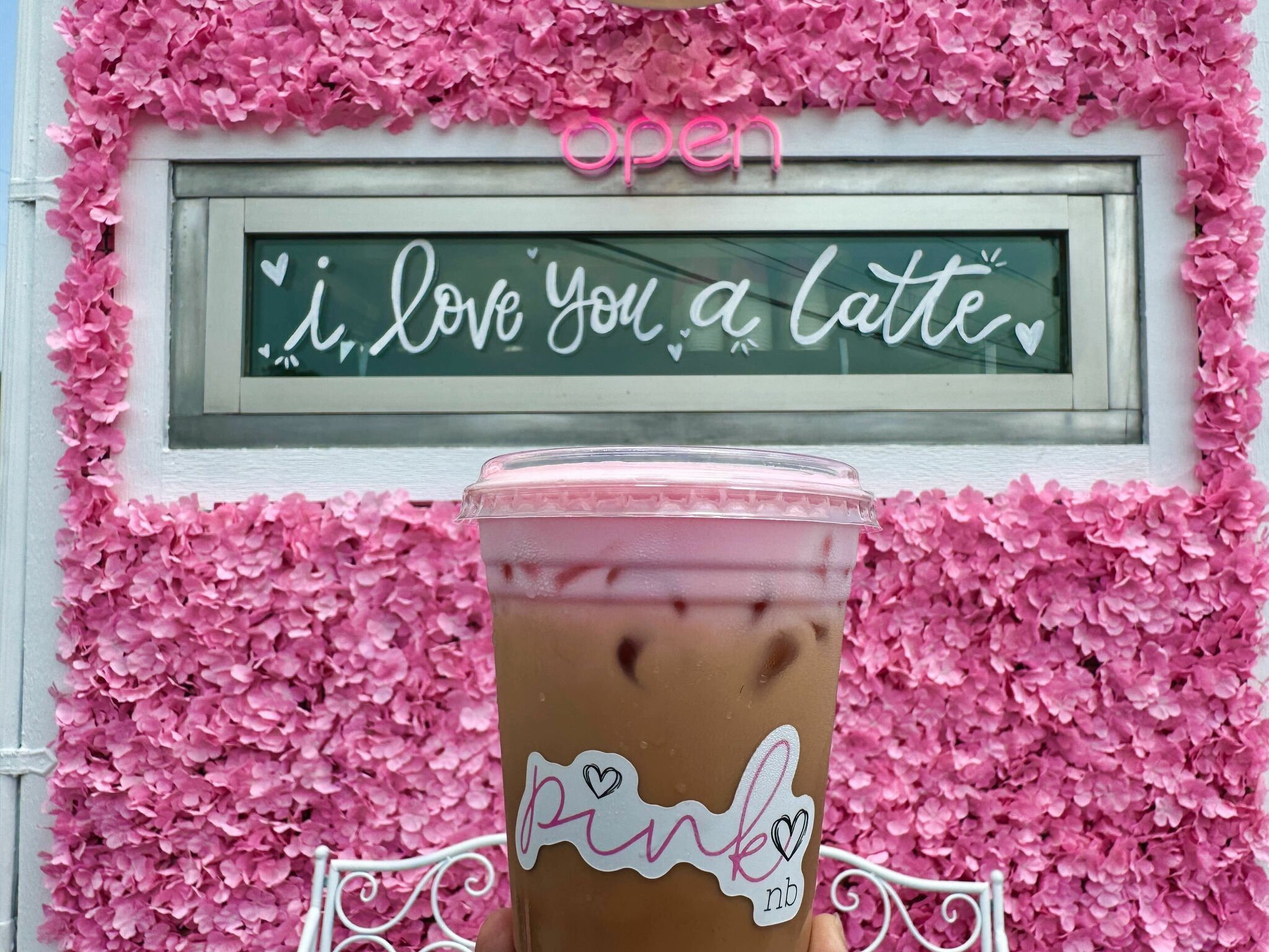 Pink NB Explore the pinkthemed café in New Braunfels