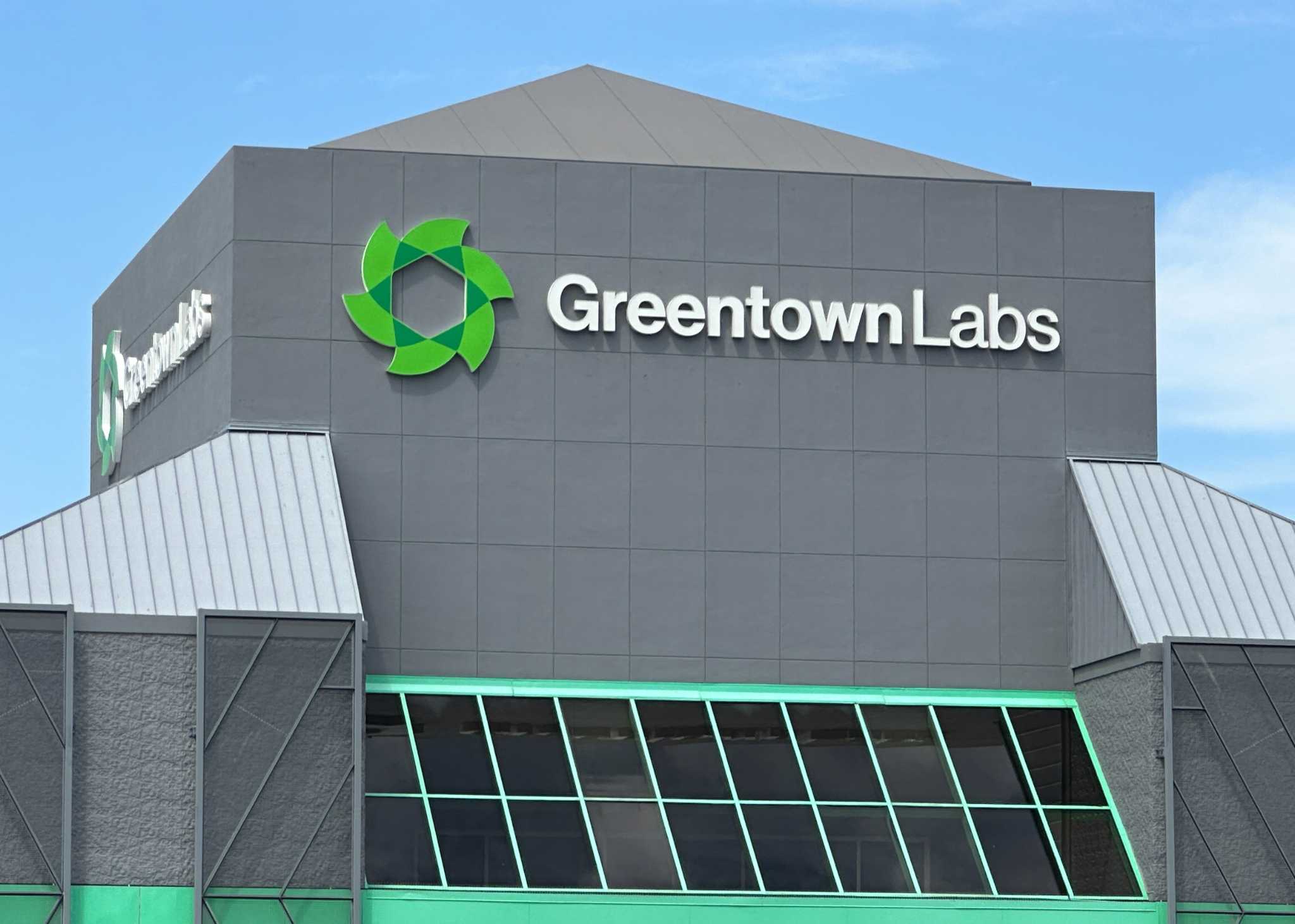 Oil money. Greentown Labs. And self-defeating virtue signaling. - Vimarsana News