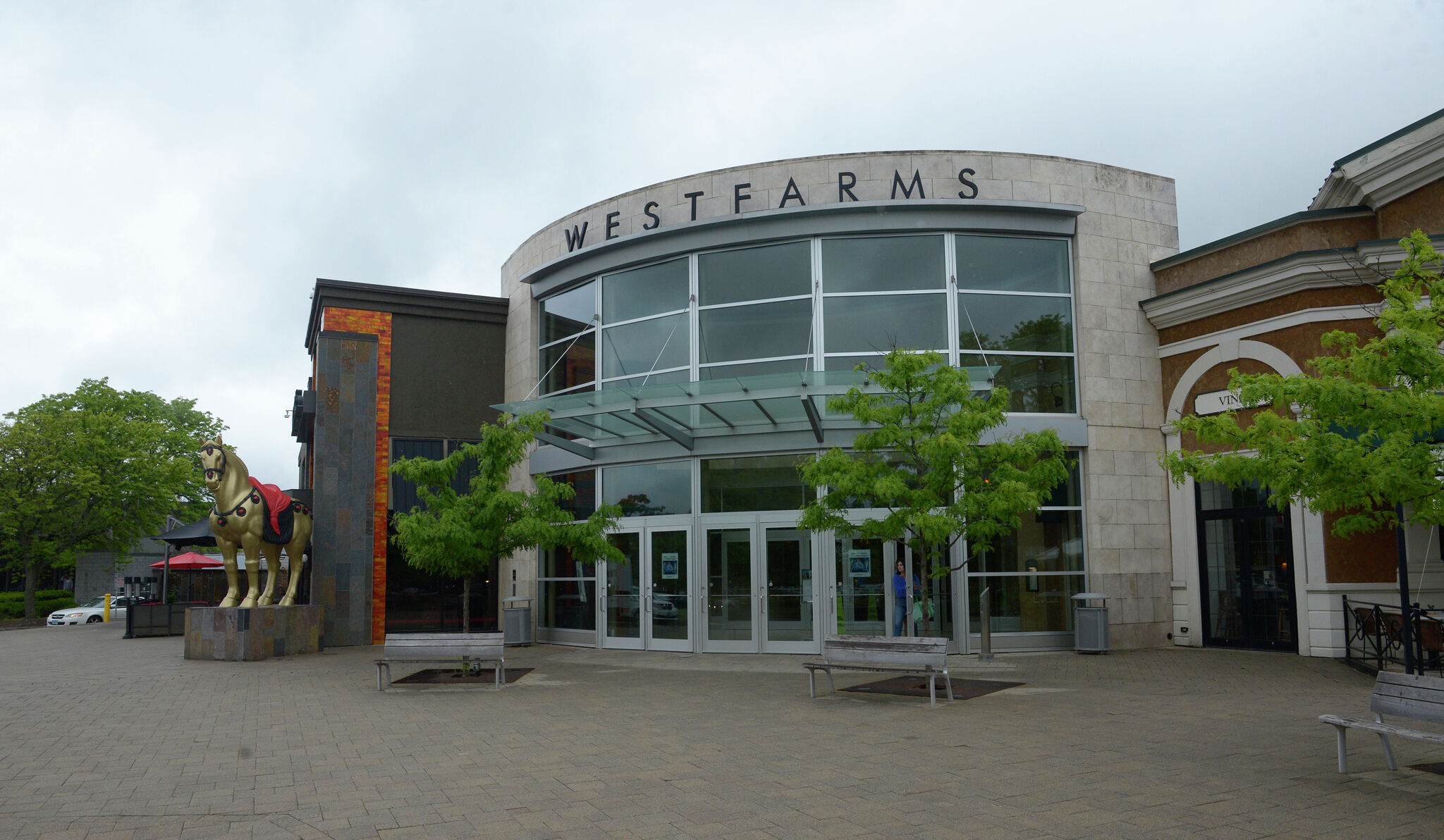 Barnes & Noble opens relocated Farmington store at Westfarms next week