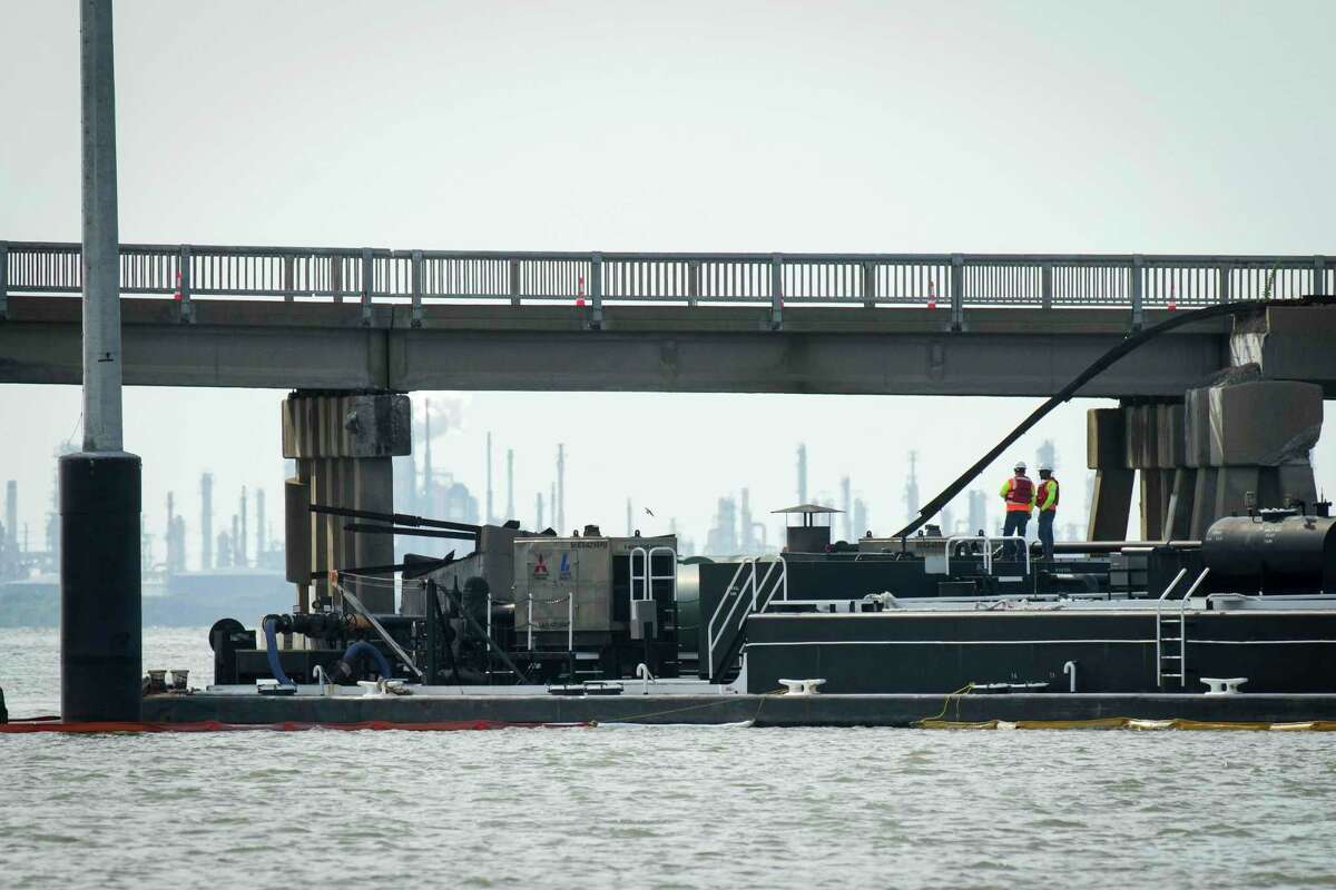 Barge hits bridge connecting Galveston and Pelican Island, causing