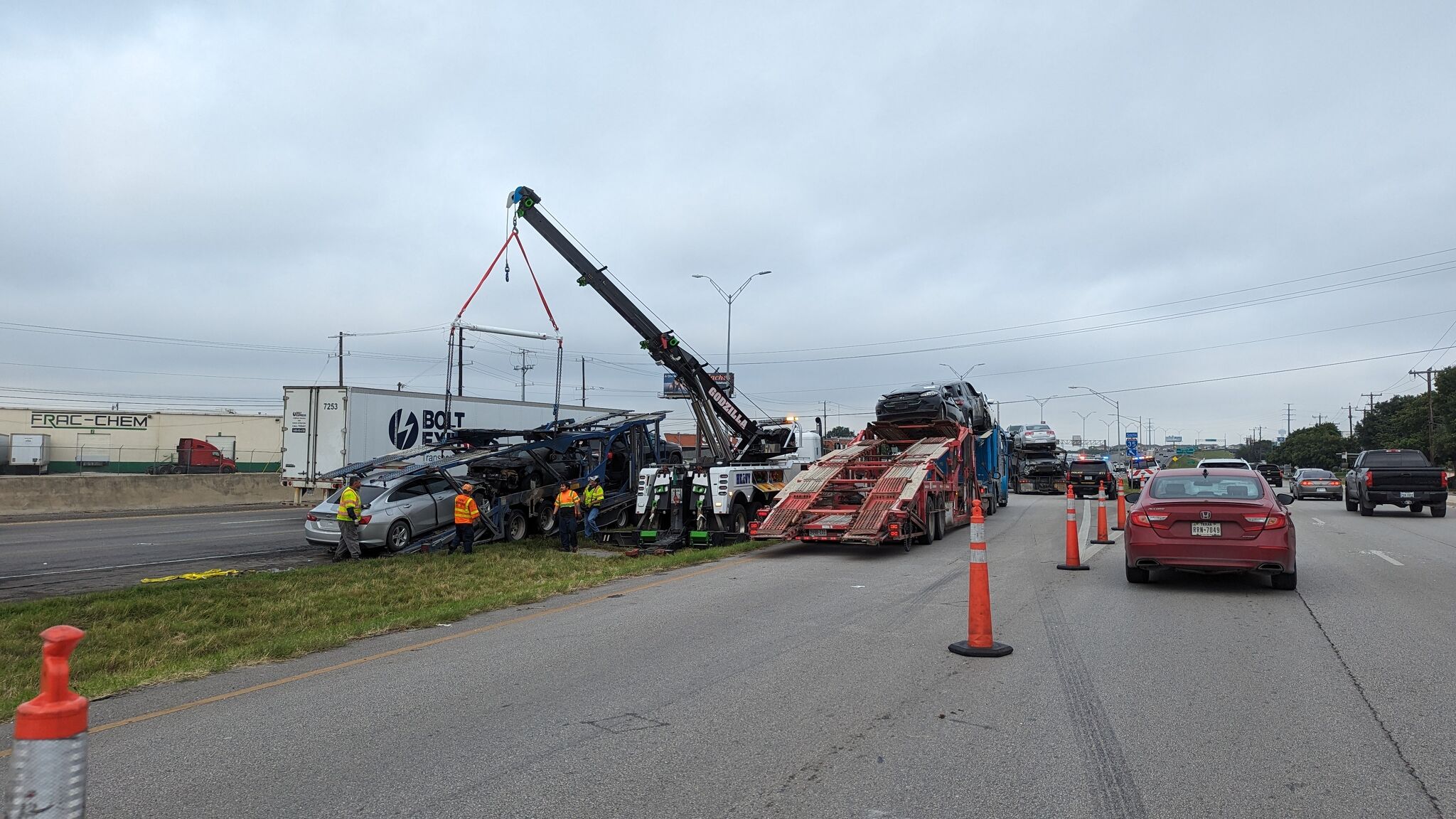 Major crash on I-35 disrupts heavy Texas traffic