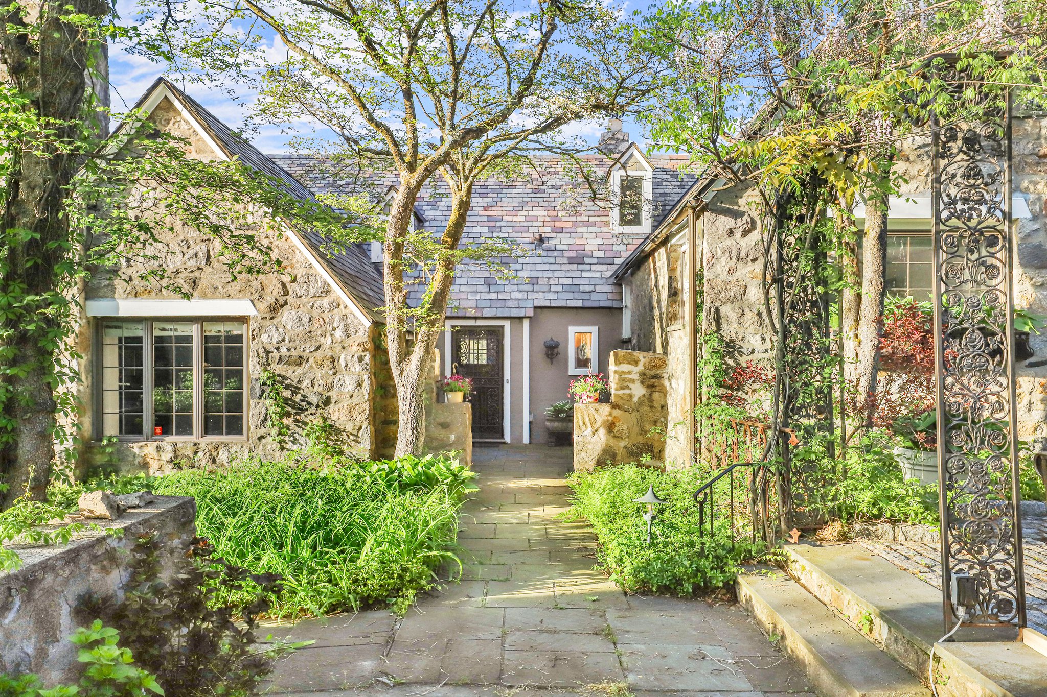 CT house designed by famed, local architect listed for $1.49 million - Vimarsana News