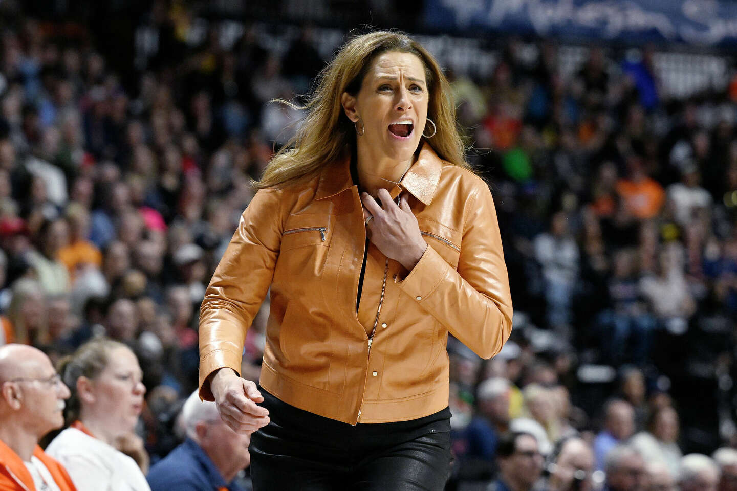 Behind CT Sun coach Stephanie White's role as basketball TV analyst