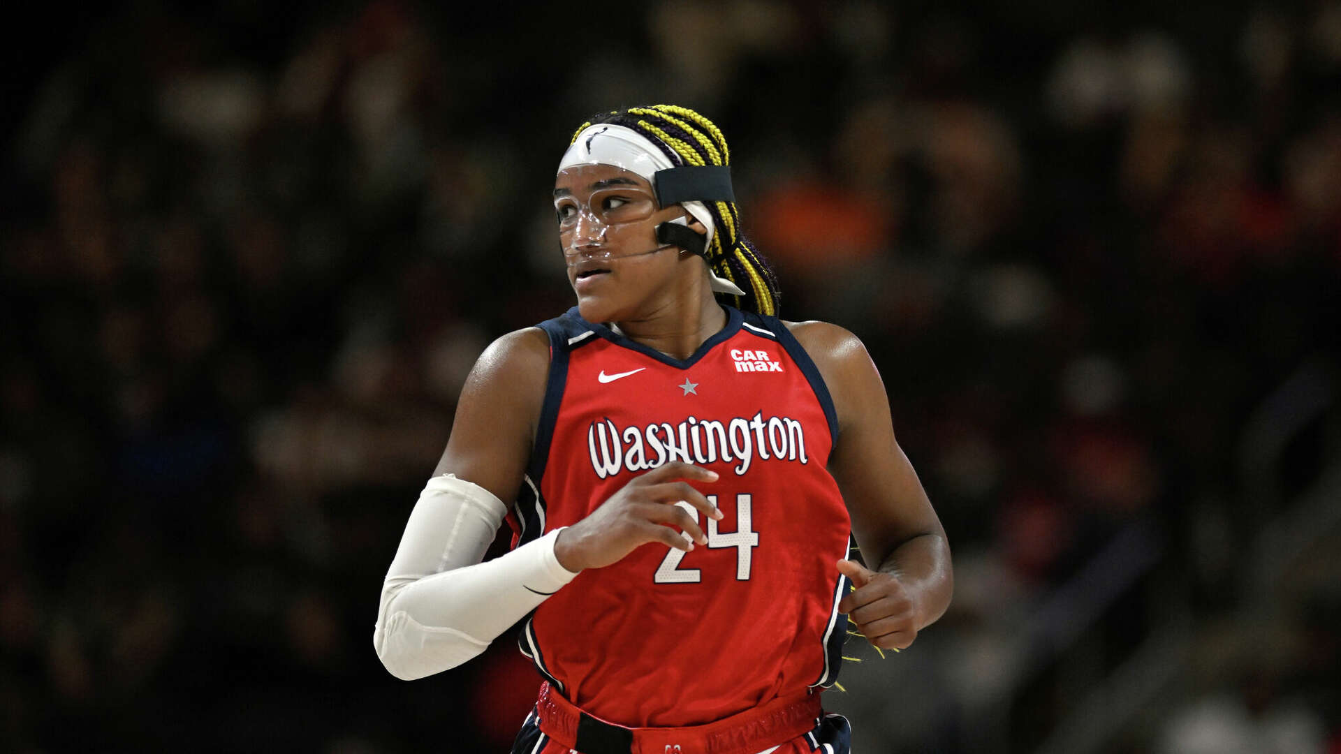 WNBA Edwards, Smith & Williams サイン入り写真 UConn star Aaliyah Edwards back in CT with WNBA's Washington Mystics