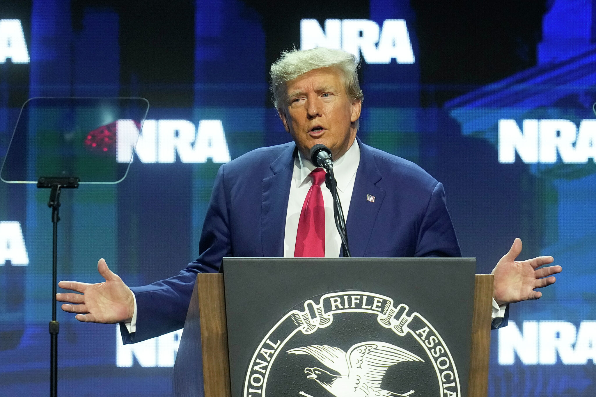 Trump, Texas Gov. Greg Abbott tout gun rights records at NRA meeting - Vimarsana News