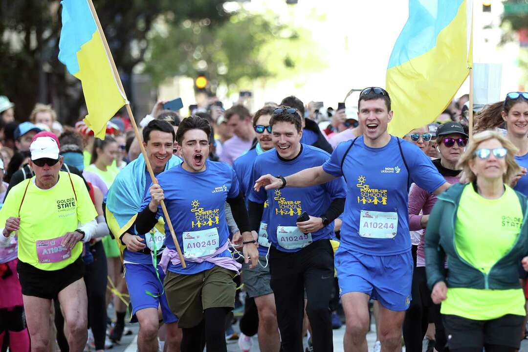 Bay to Breakers: Thousands hit streets for ‘a very San Francisco race’