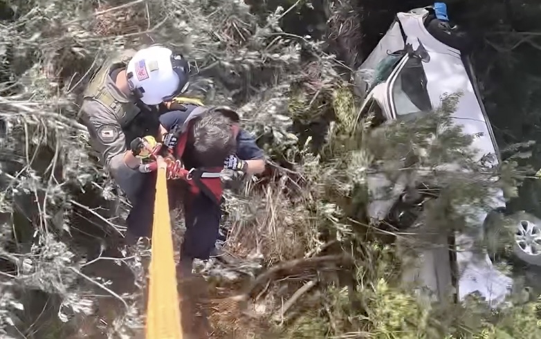 Man rescued after driving off cliff on Highway 1 in Sonoma County