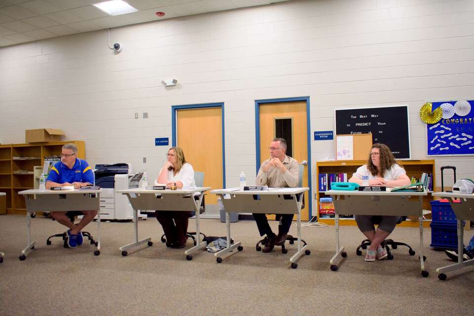 Morley Stanwood school board approves new hires and contracts