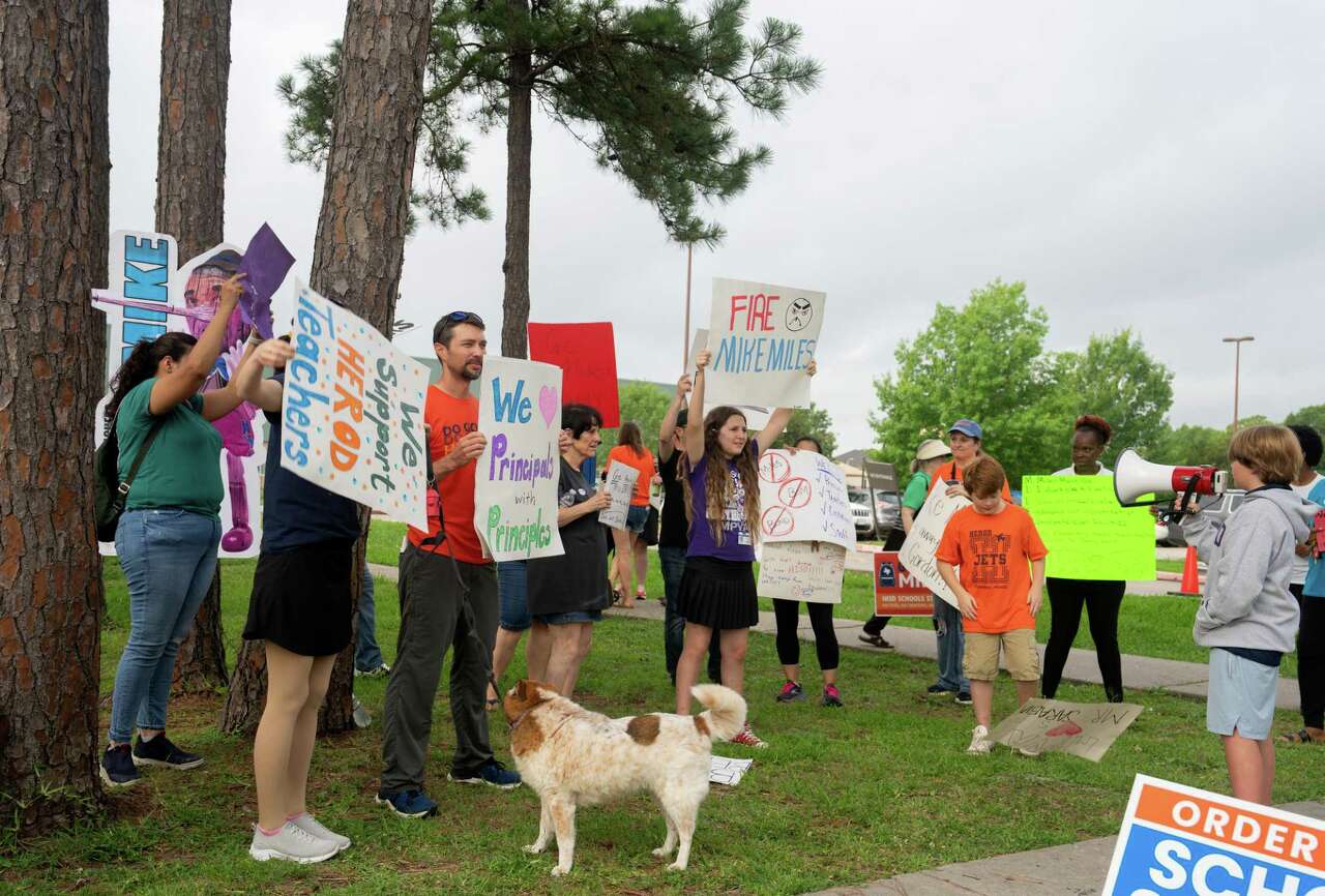 Parents and students protested outside Gary L. Herod Elementary School in the in the Maplewood/Meyerland West area in Southwest Houston, TX on Wednesday, May 22, 2024. Parents say their principal and several teachers are being being forced out.