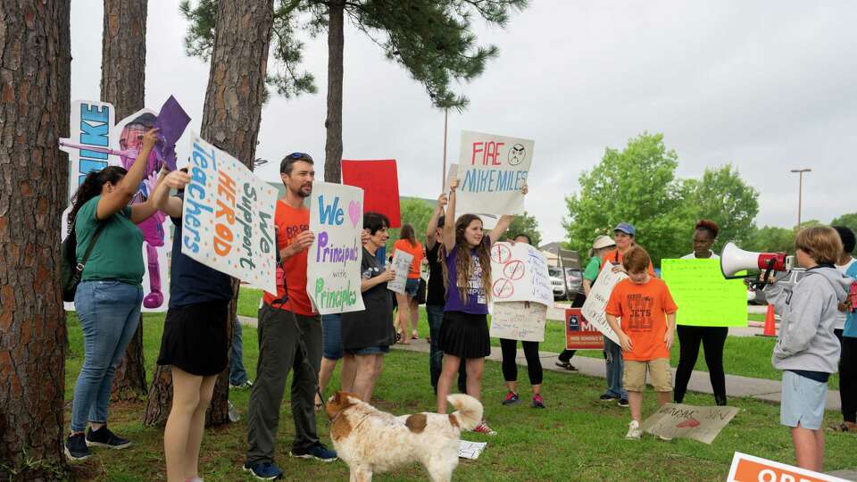 Parents and students protested outside Gary L. Herod Elementary School in the in the Maplewood/Meyerland West area in Southwest Houston, TX on Wednesday, May 22, 2024. Parents say their principal and several teachers are being being forced out.