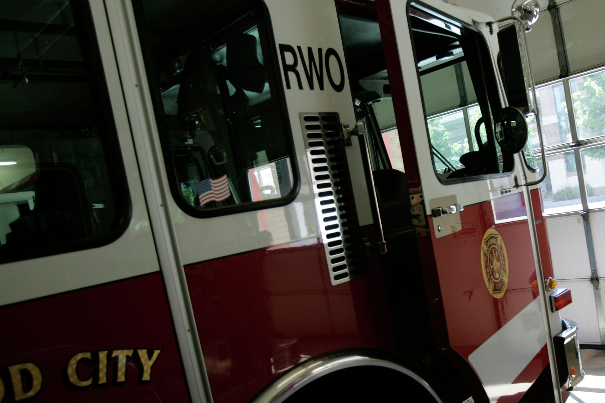 Smoky fire at Redwood City metal recycling facility