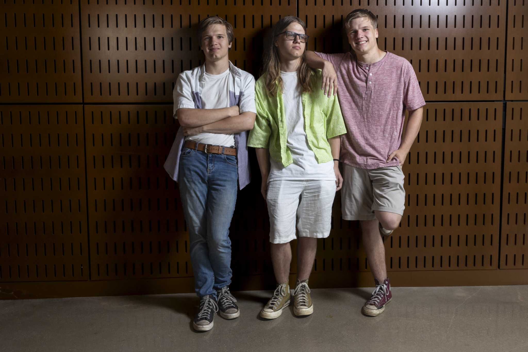 San Antonio triplets will graduate together, then go their 3 ways - Vimarsana News