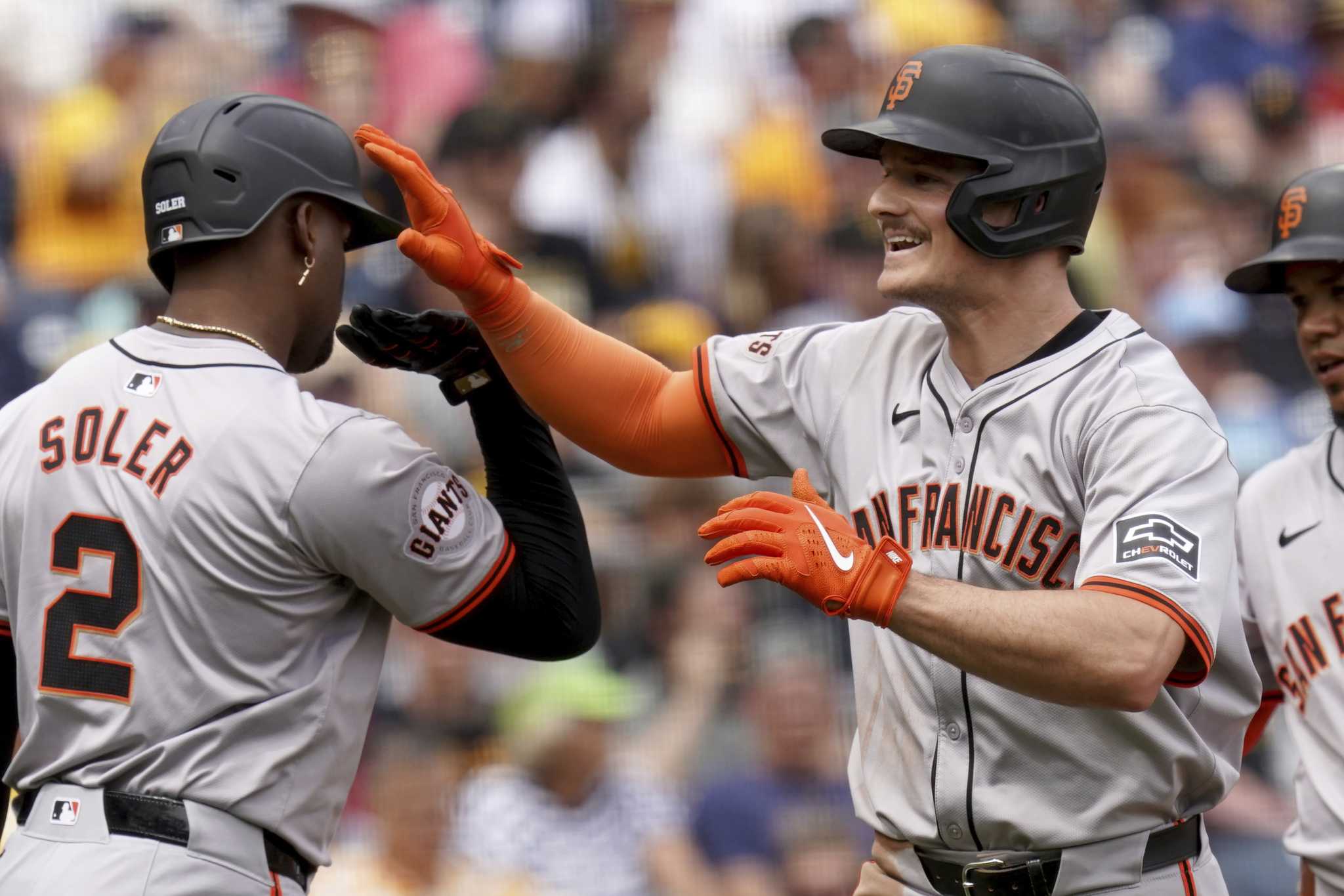 Giants get second comeback win over Pirates, Matt Chapman homers again