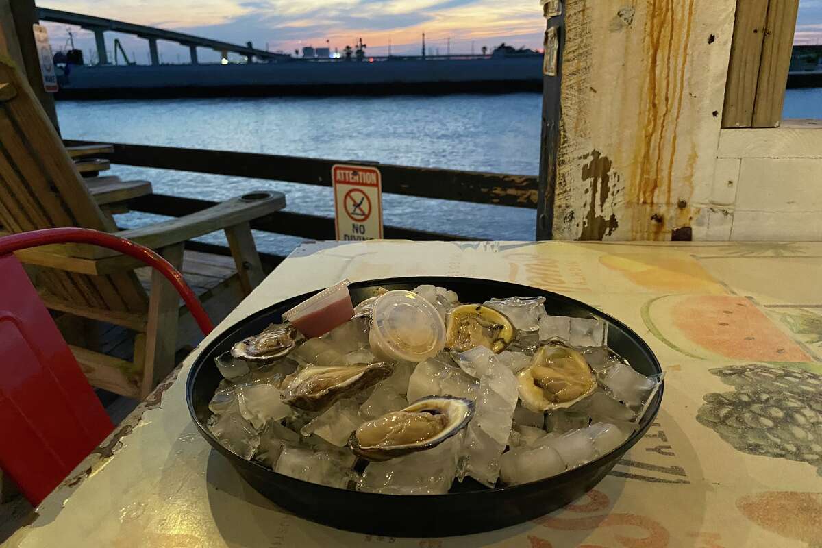 A half-dozen oysters at Dorado's in Surfside Beach.