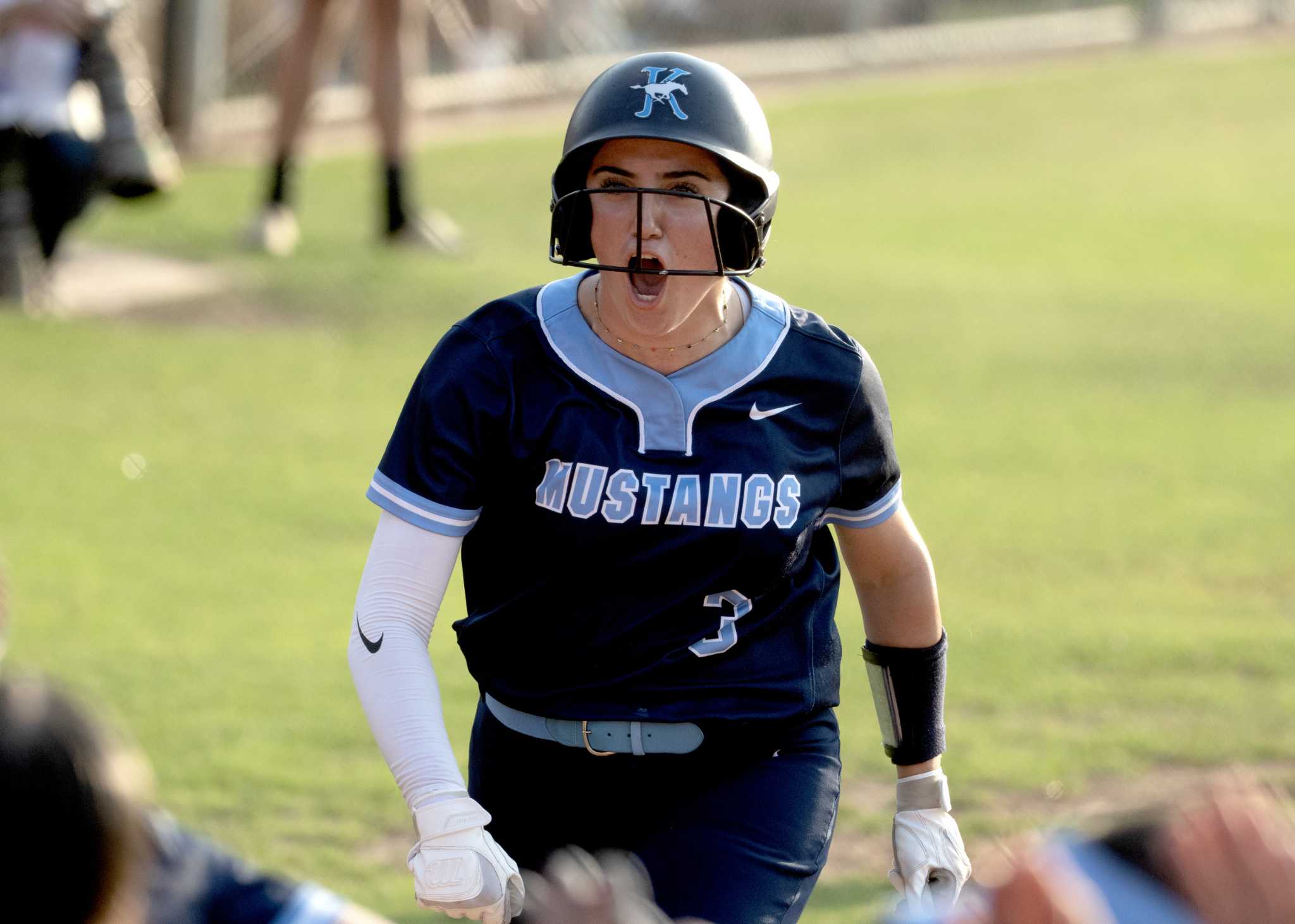 High school softball: Homer-happy Kingwood shows staying power