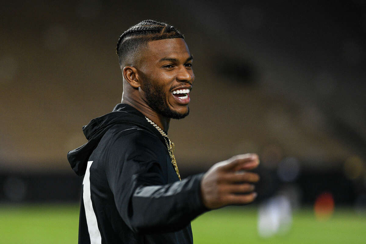 Shilo Sanders of the Colorado Buffaloes warms up before a game against the Oregon State Beavers at Folsom Field on November 4, 2023 in Boulder, Colorado.