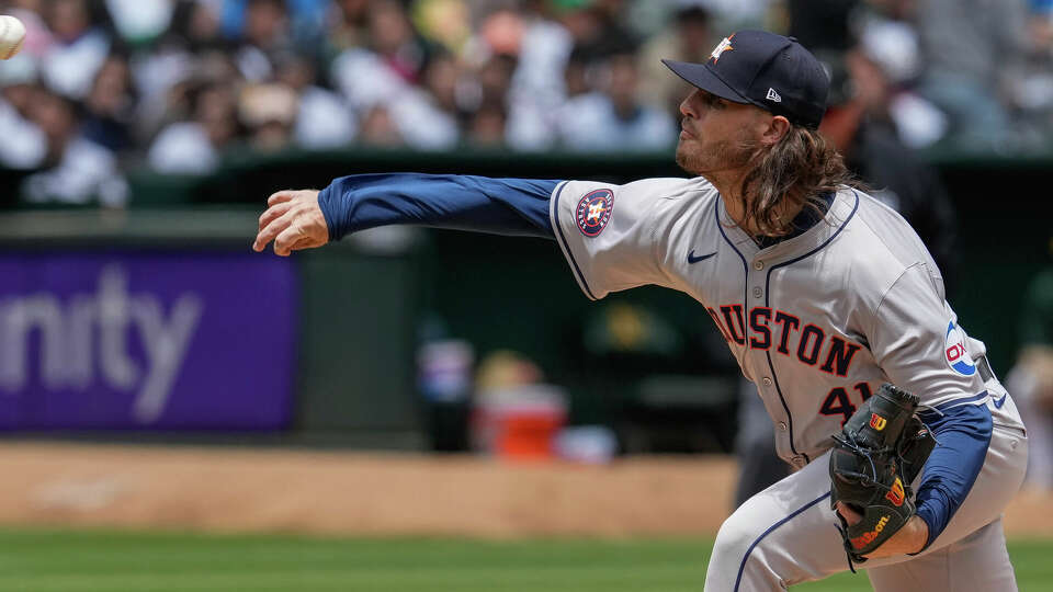 Houston Astros pitcher Spencer Arrighetti throws to an Oakland Athletics batter during the first inning of a baseball game Saturday, May 25, 2024, in Oakland, Calif. (AP Photo/Godofredo A. Vásquez)