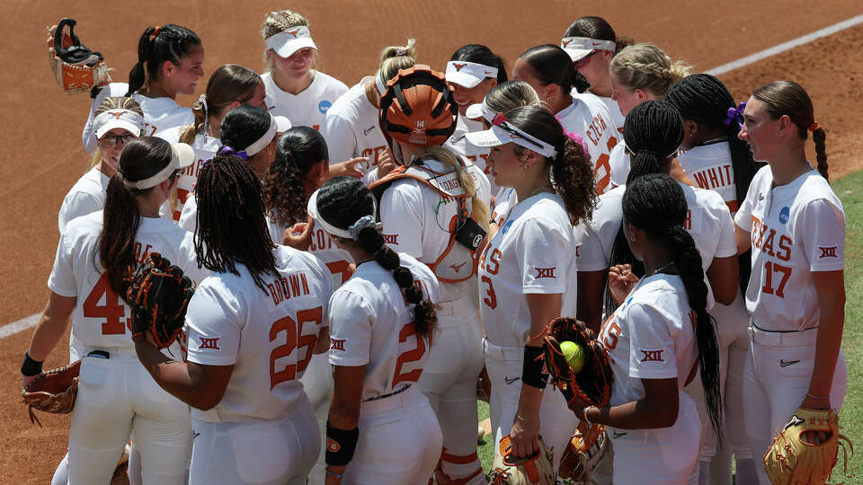 Texas softball rallied Saturday to force a Game 3 against A&M on Sunday at the Austin Super Regional.