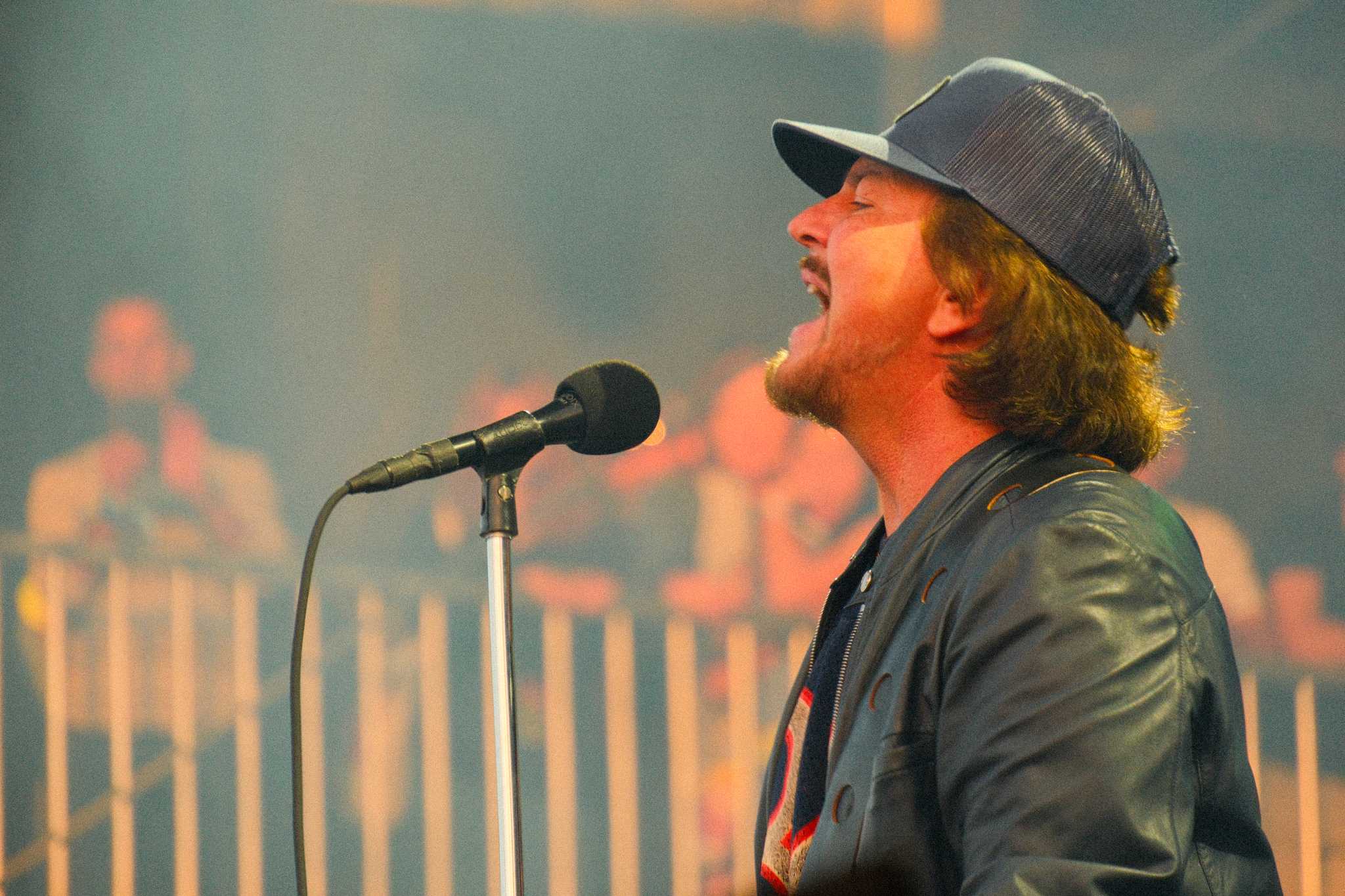 Bradley Cooper joins Pearl Jam onstage at BottleRock - Vimarsana News