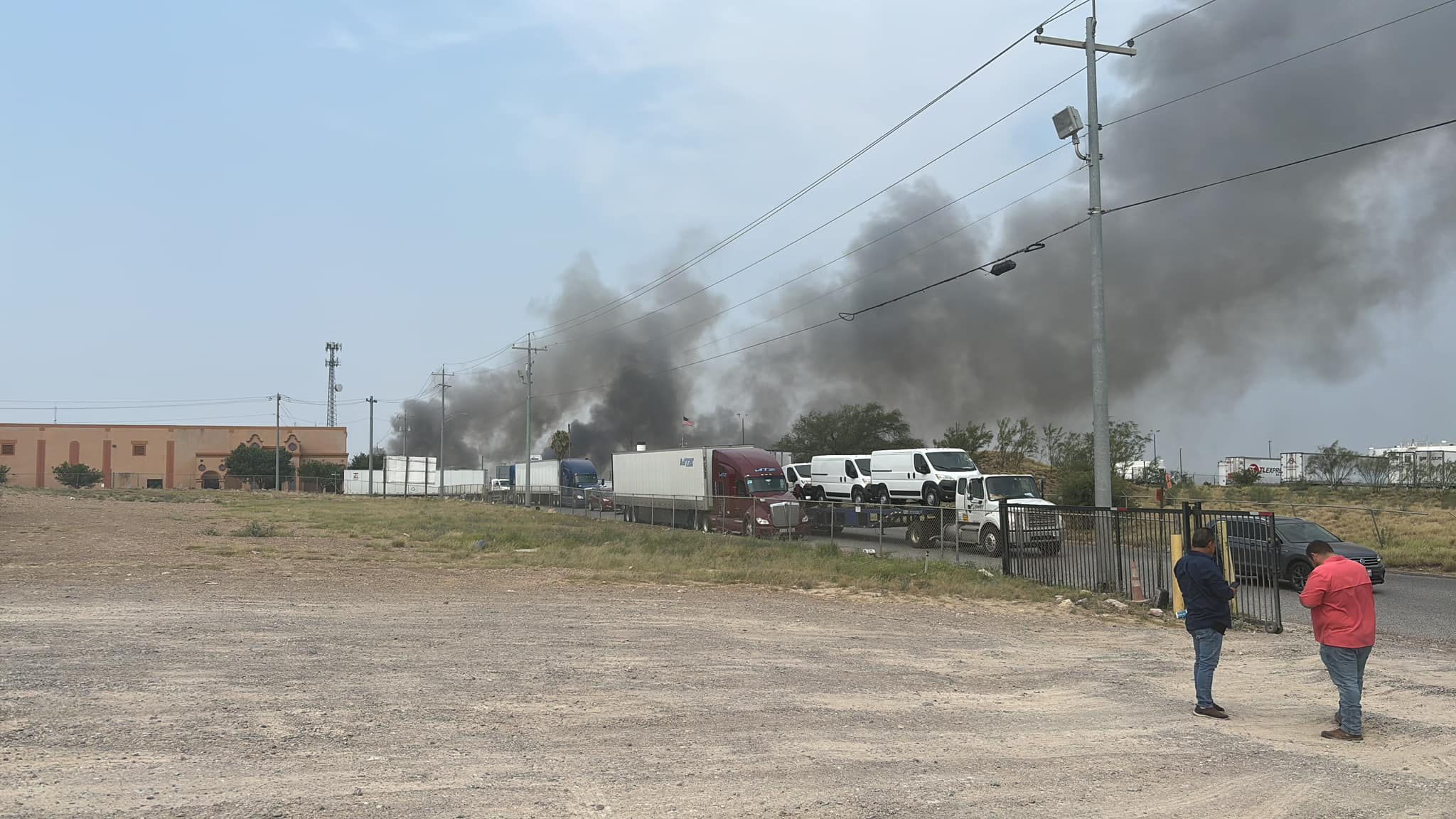 Laredo warehouse fire causes traffic closure near Mile 13 of I-35 - Vimarsana News