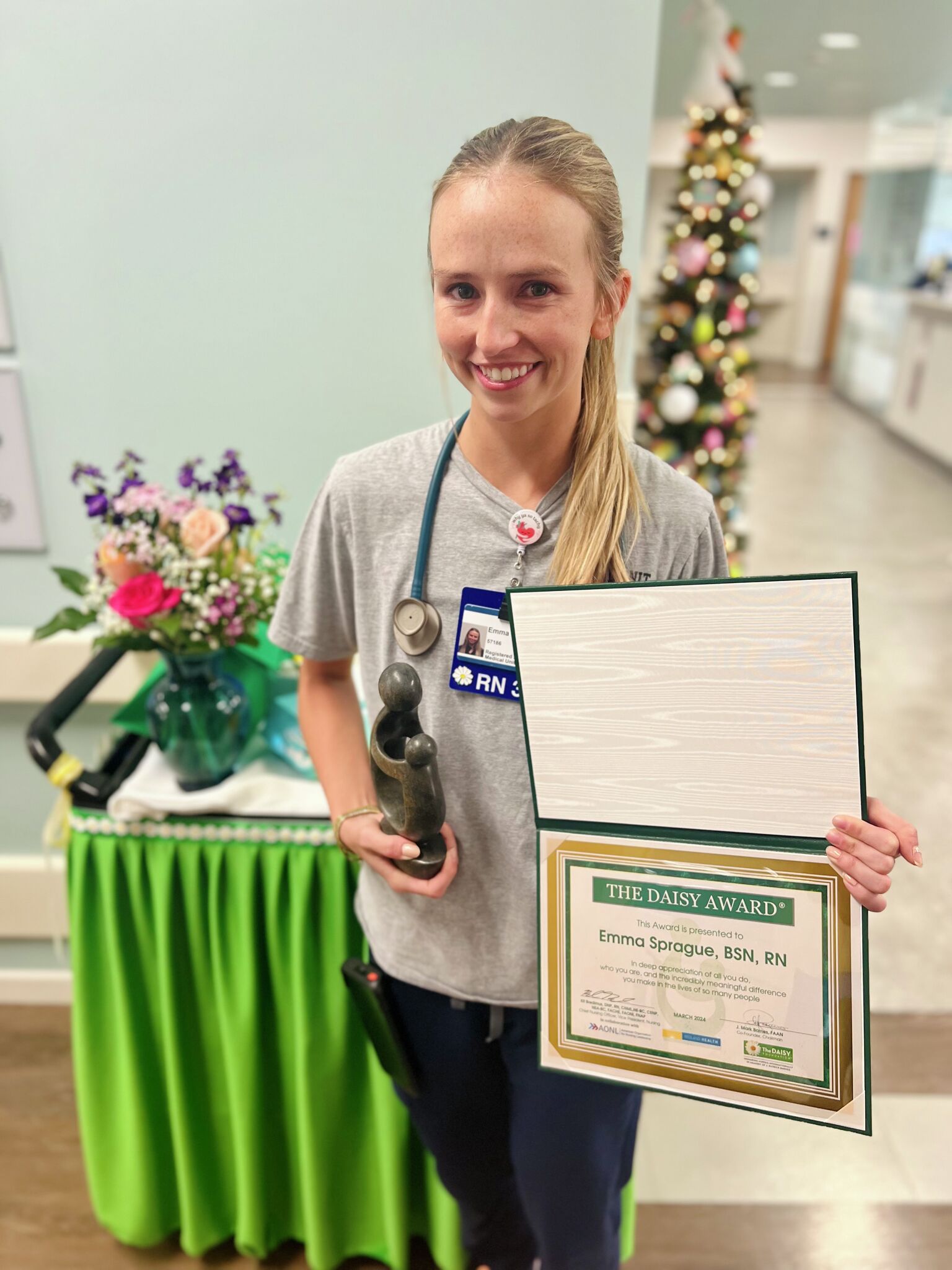 DAISY Award winner recognized for nursing care at Midland Memorial - Vimarsana News
