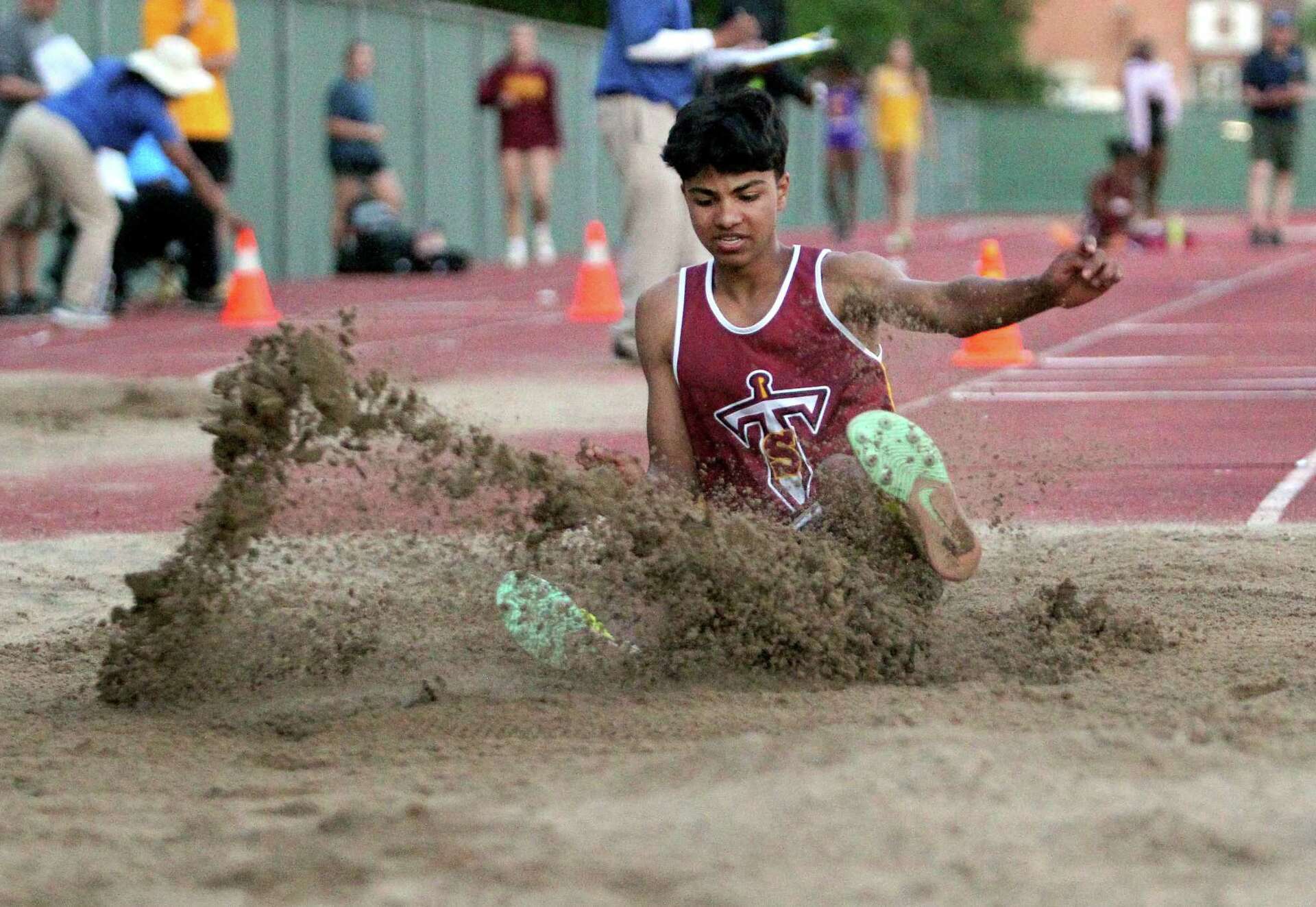 Sheehan boys, Bloomfield girls earn titles at CIAC Class M track meet