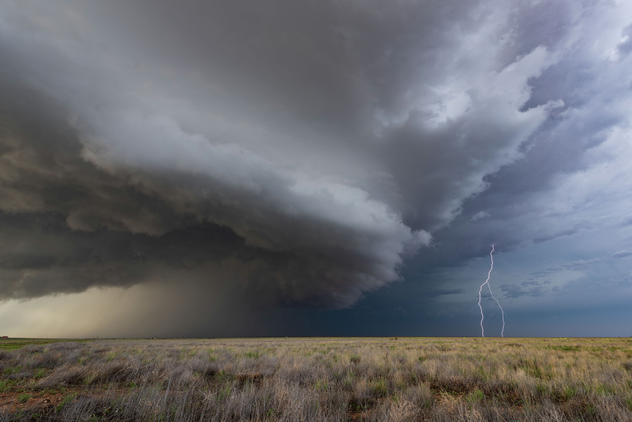 NOAA reports on severe Laredo storms and squall line