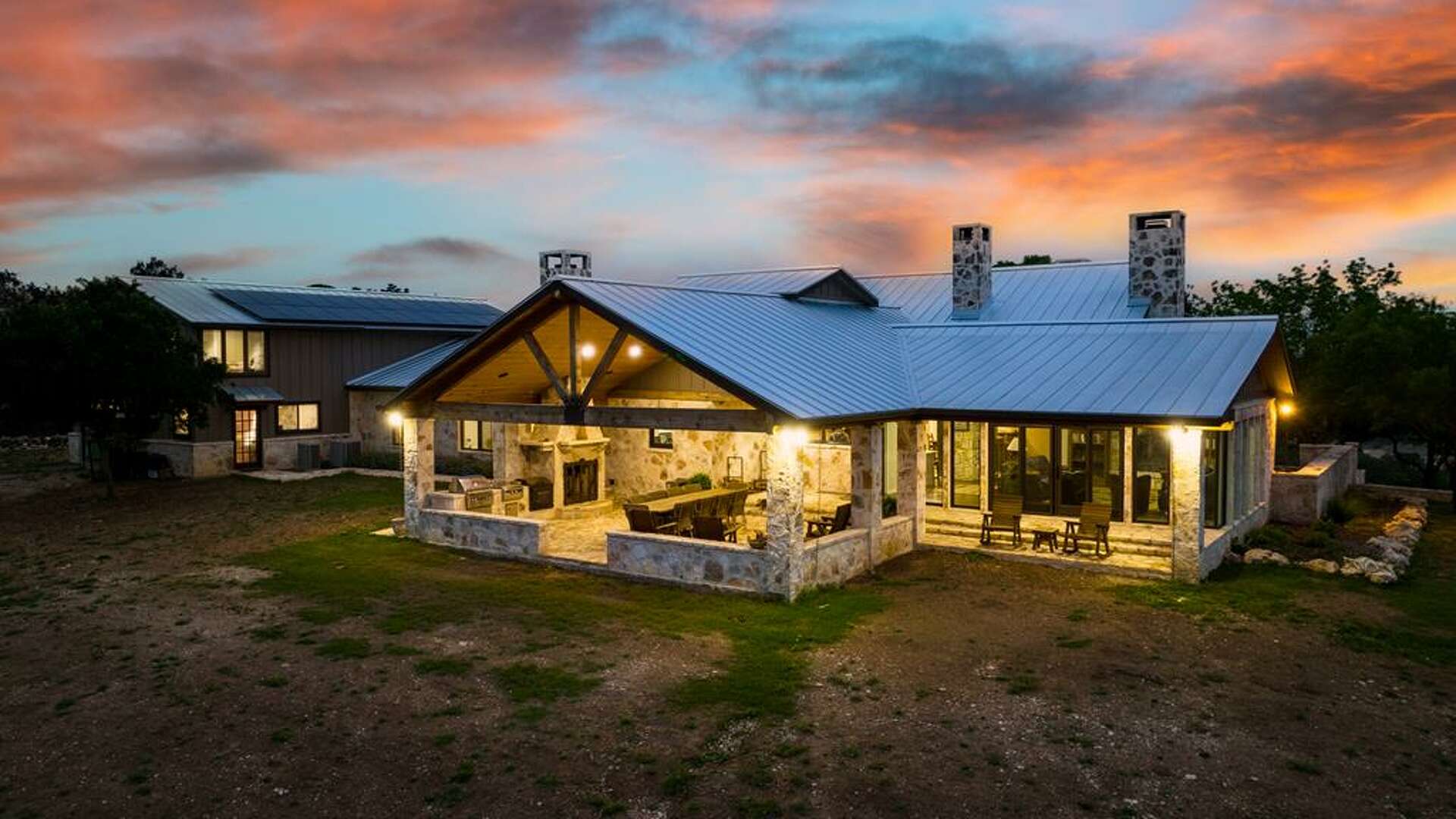 $6.9M Ingram ranch offers beautiful views, luxury living