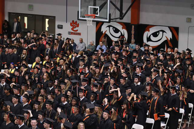 Edwardsville District 7 asked to change date of graduation