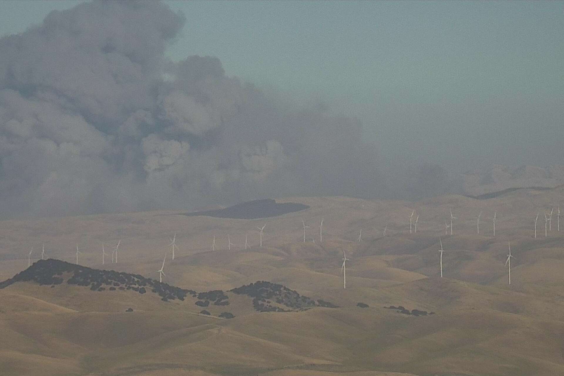 Corral Fire: 11,000 acres burn, I-580 closed, Tracy evacuations