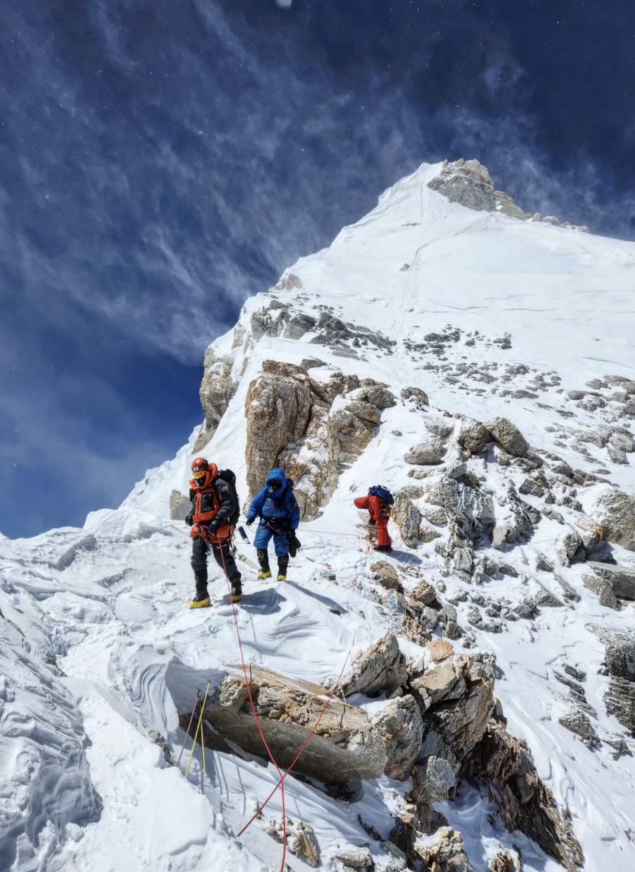 'Absolutely surreal': Bay Area climber summits Mount Everest - Vimarsana News