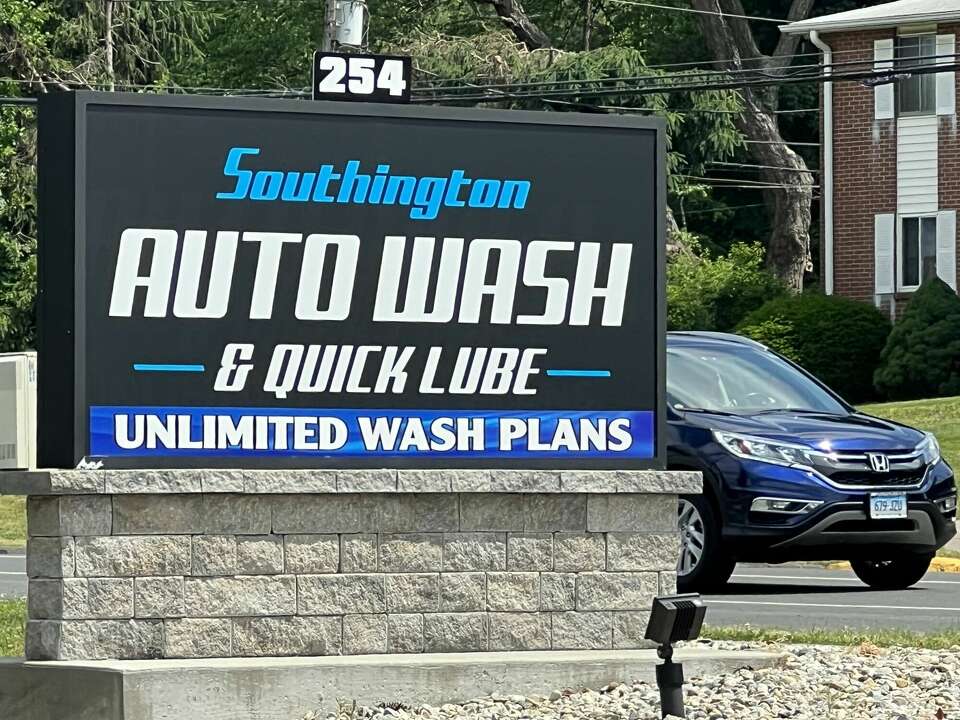 Southington car wash on Queen Street sells for 1 million